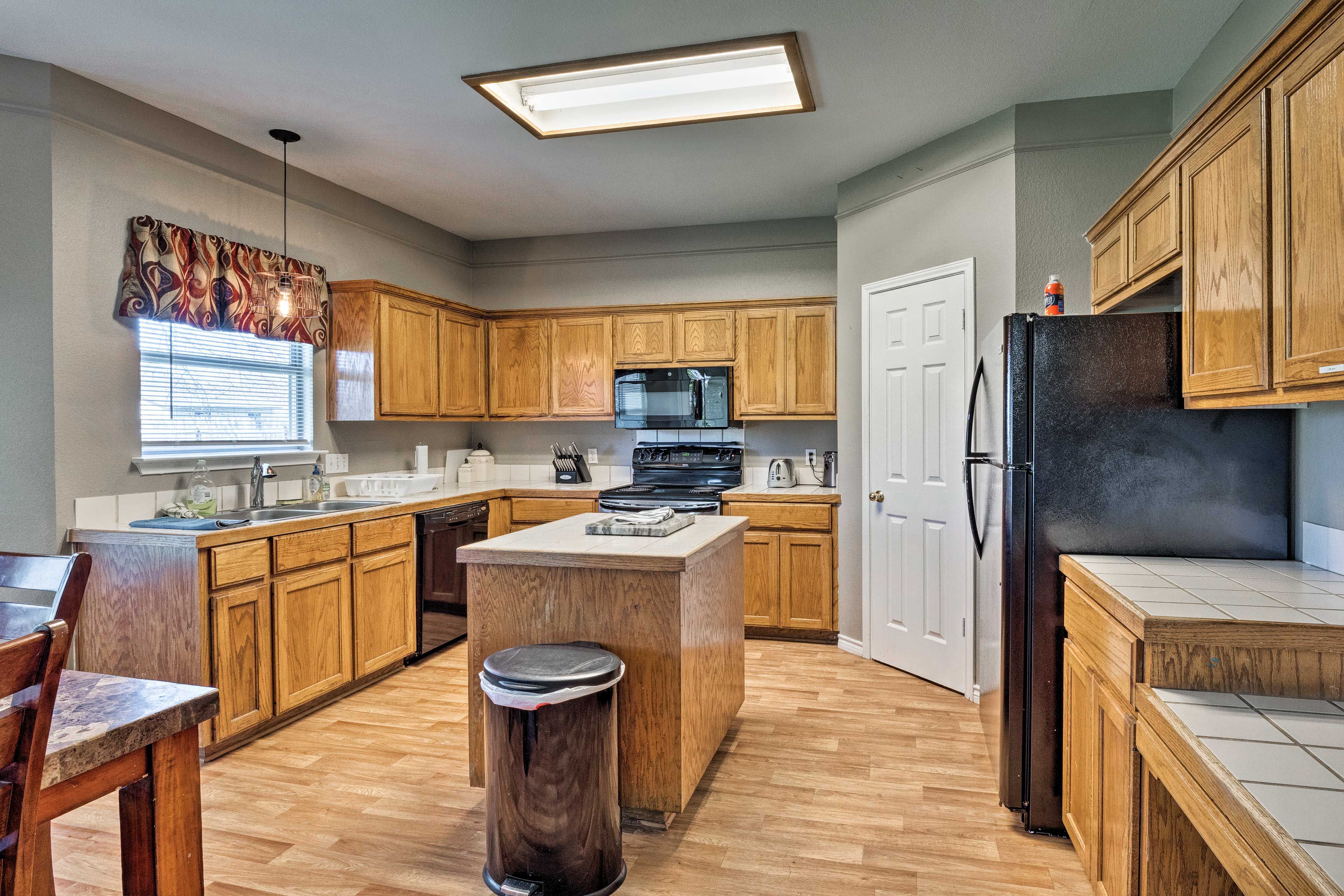 The fully equipped kitchen is ready for cooking!