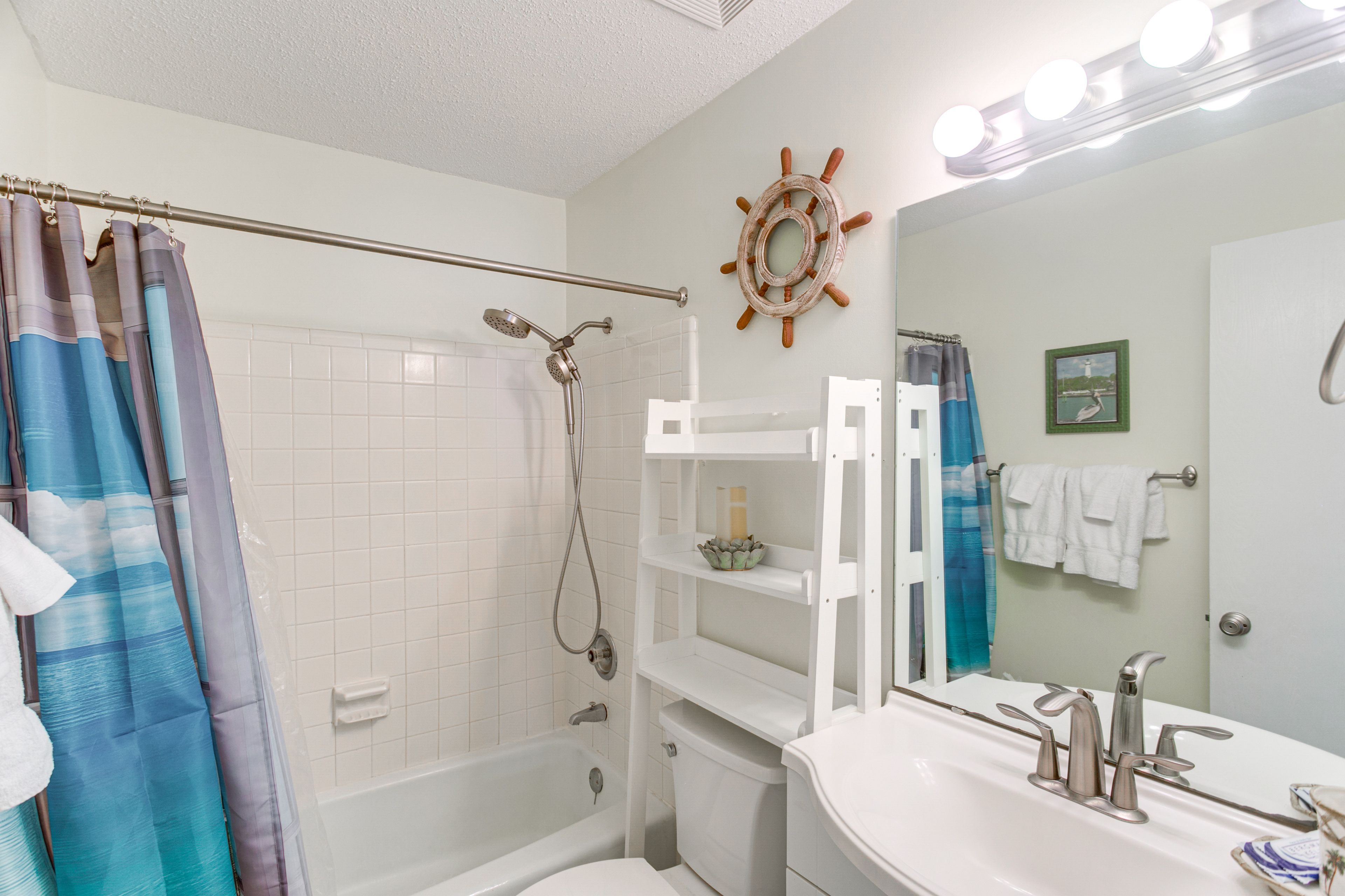 En-Suite Bathroom | Towels Provided