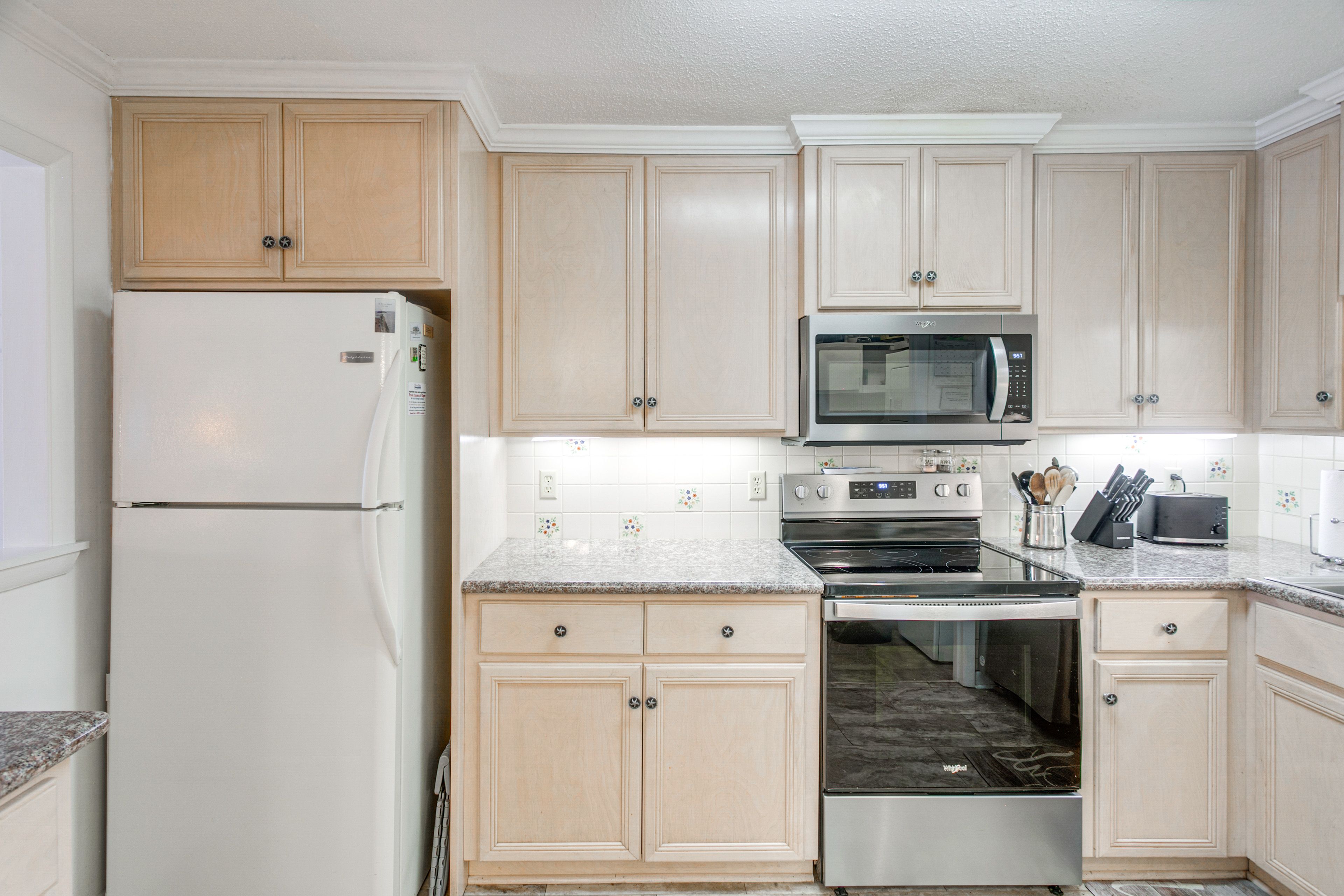 Kitchen | Fully Equipped | Cooking Basics & Spices