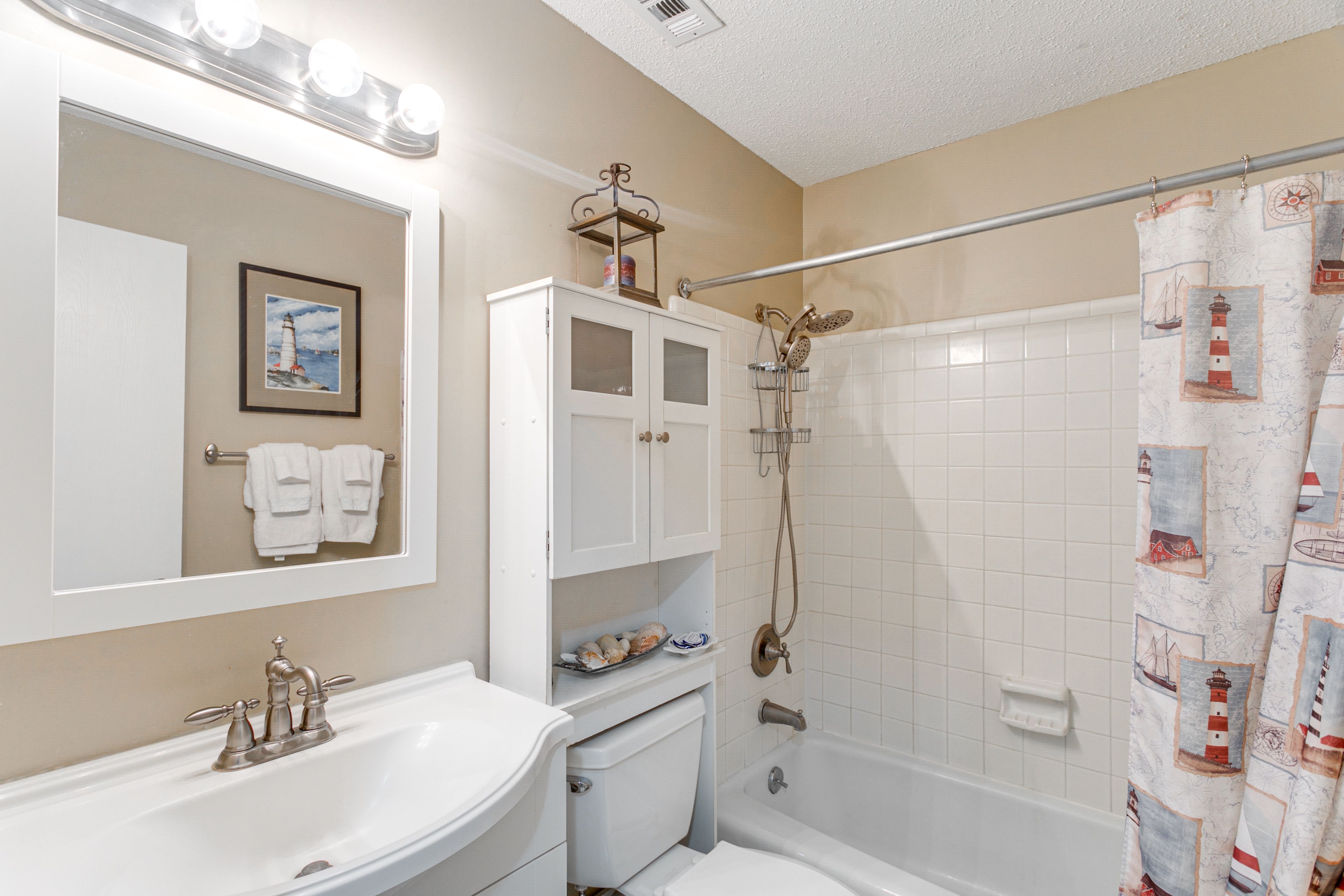 Full Bathroom | Complimentary Toiletries