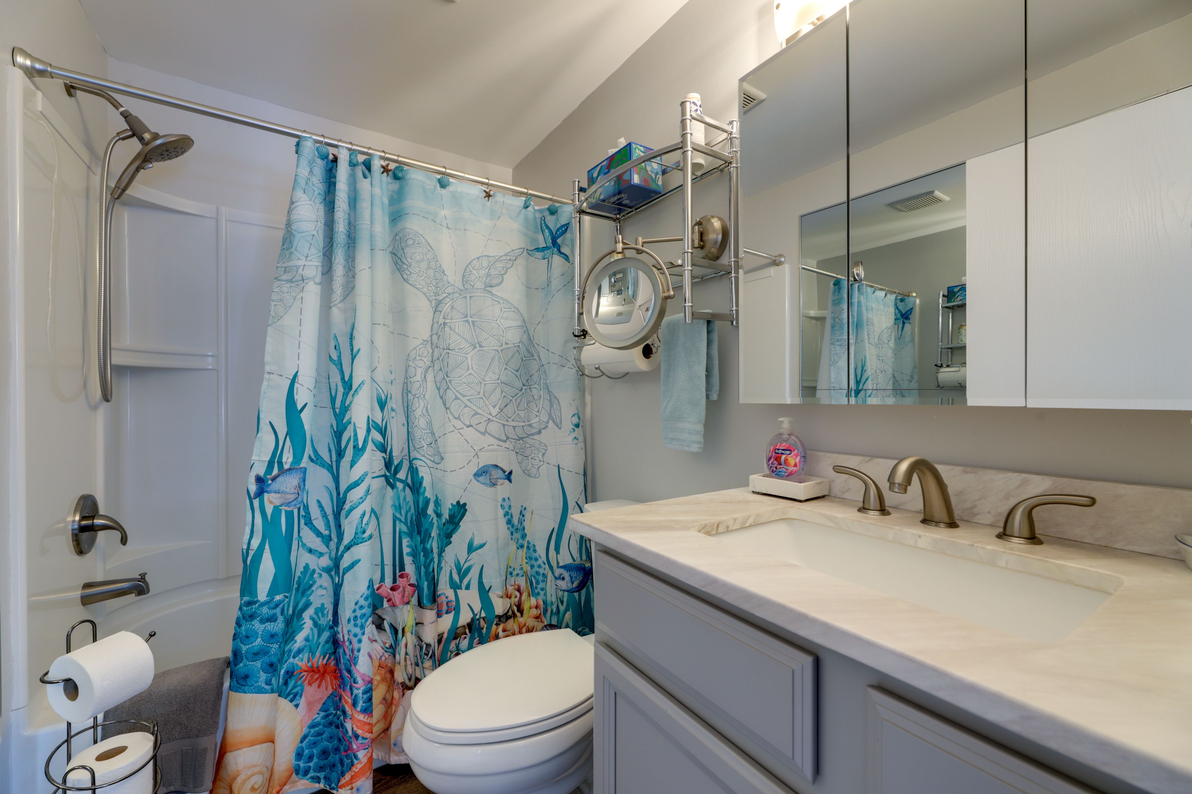 Full Bathroom | Linens & Towels