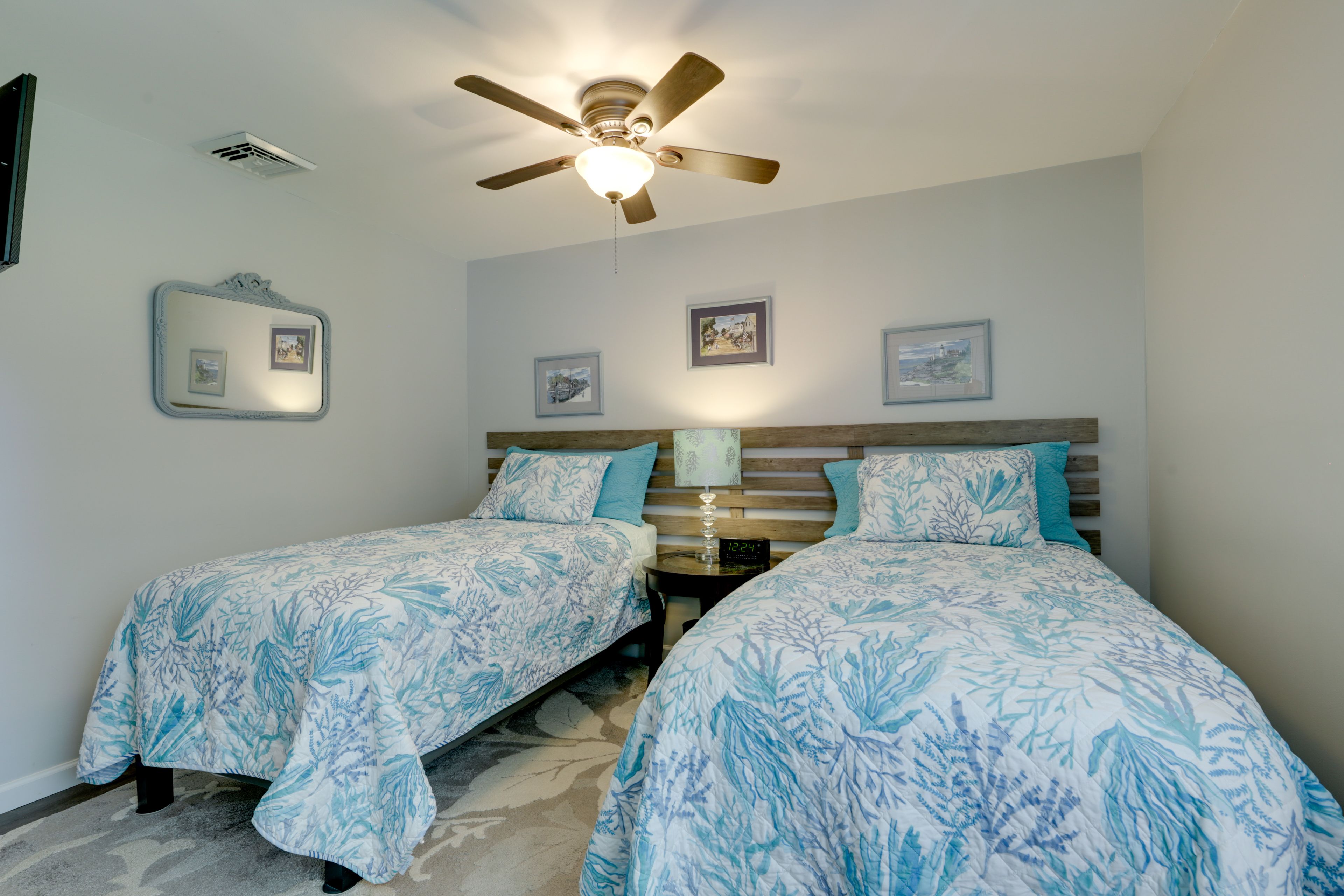 Bedroom 2 | 2 Twin Beds (Can Be Converted to King Bed)