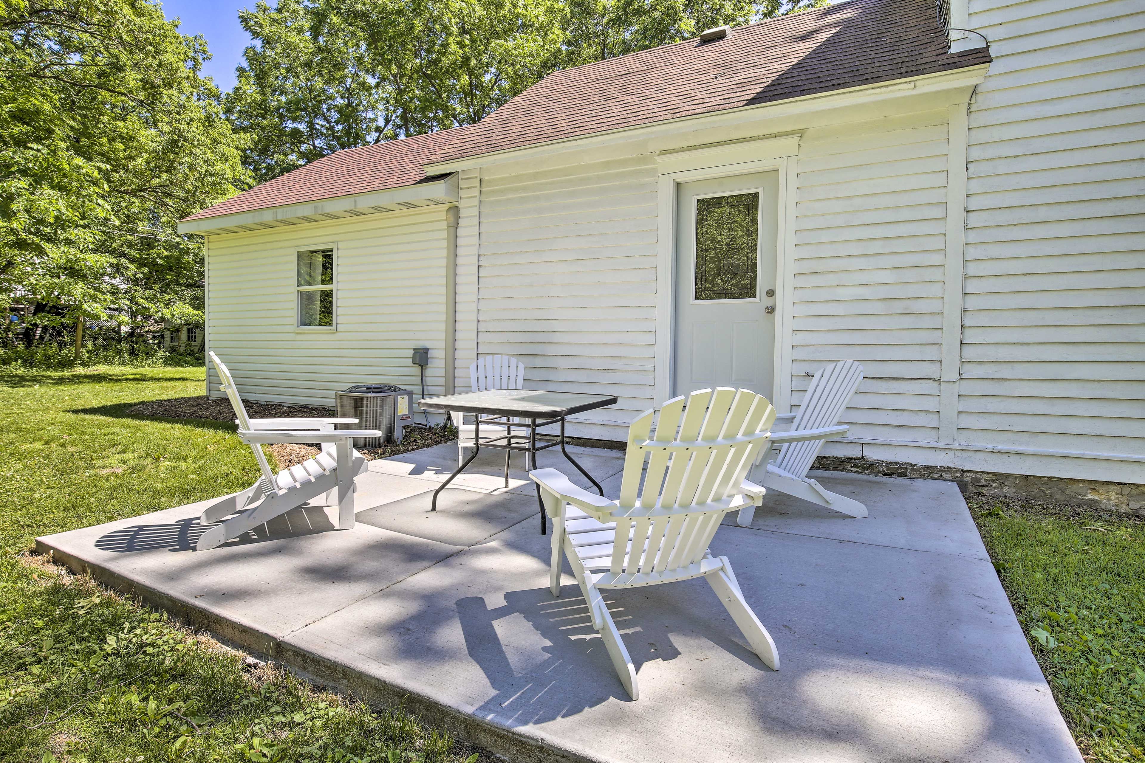 Furnished Patio 1