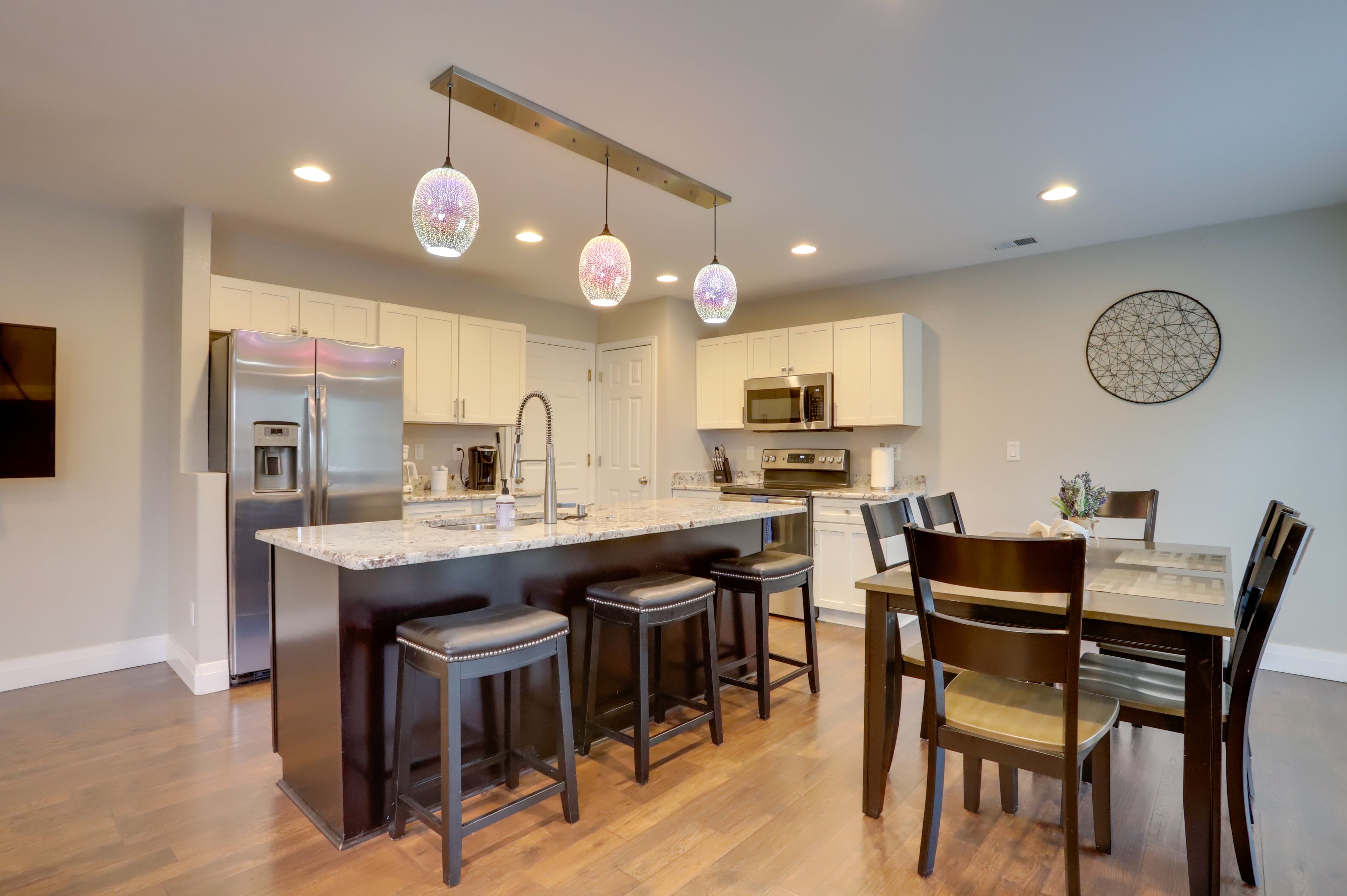 Kitchen/Dining Area