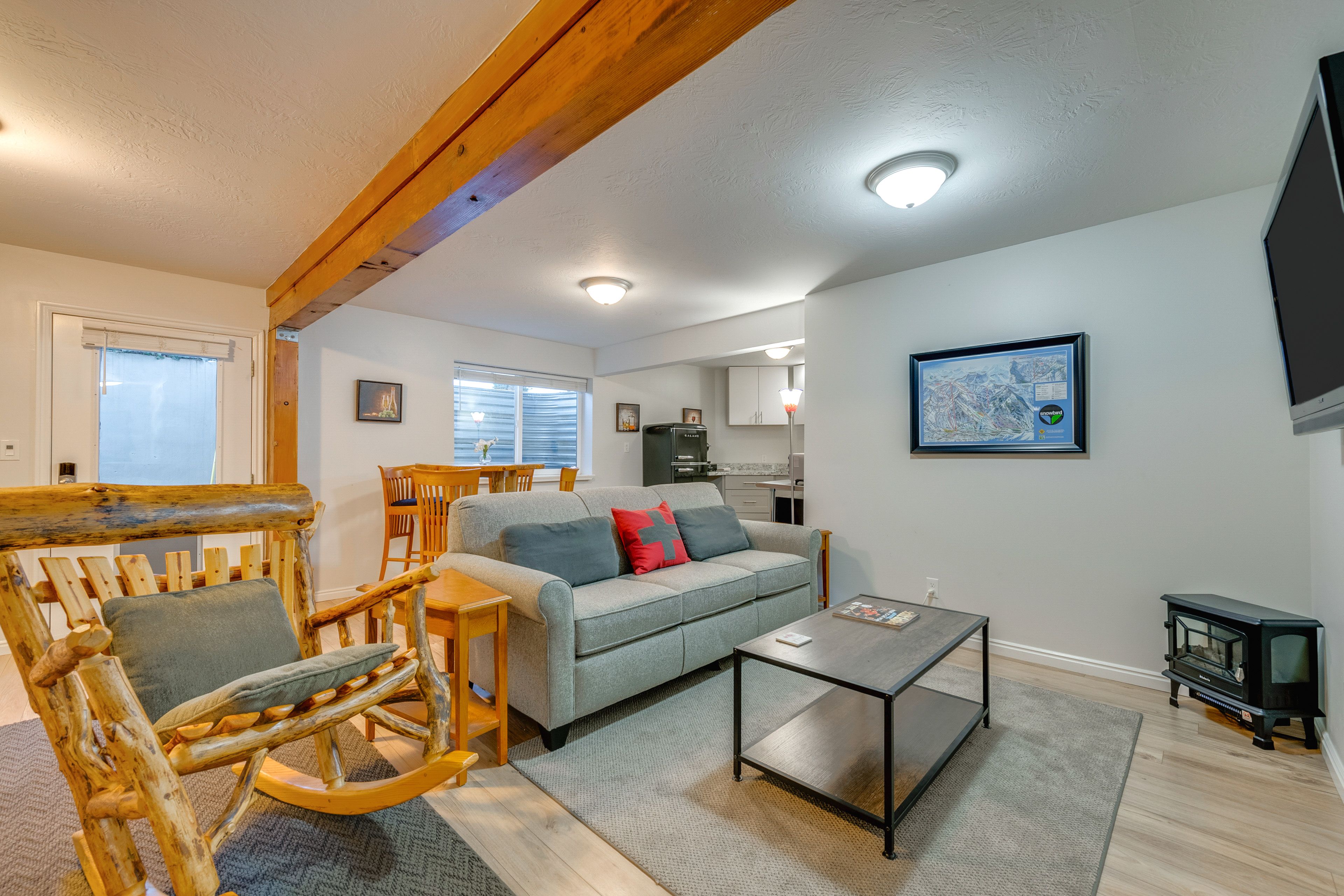 Sandy Vacation Rental Apartment | 2BR | 1BA | 1,000 Sq Ft