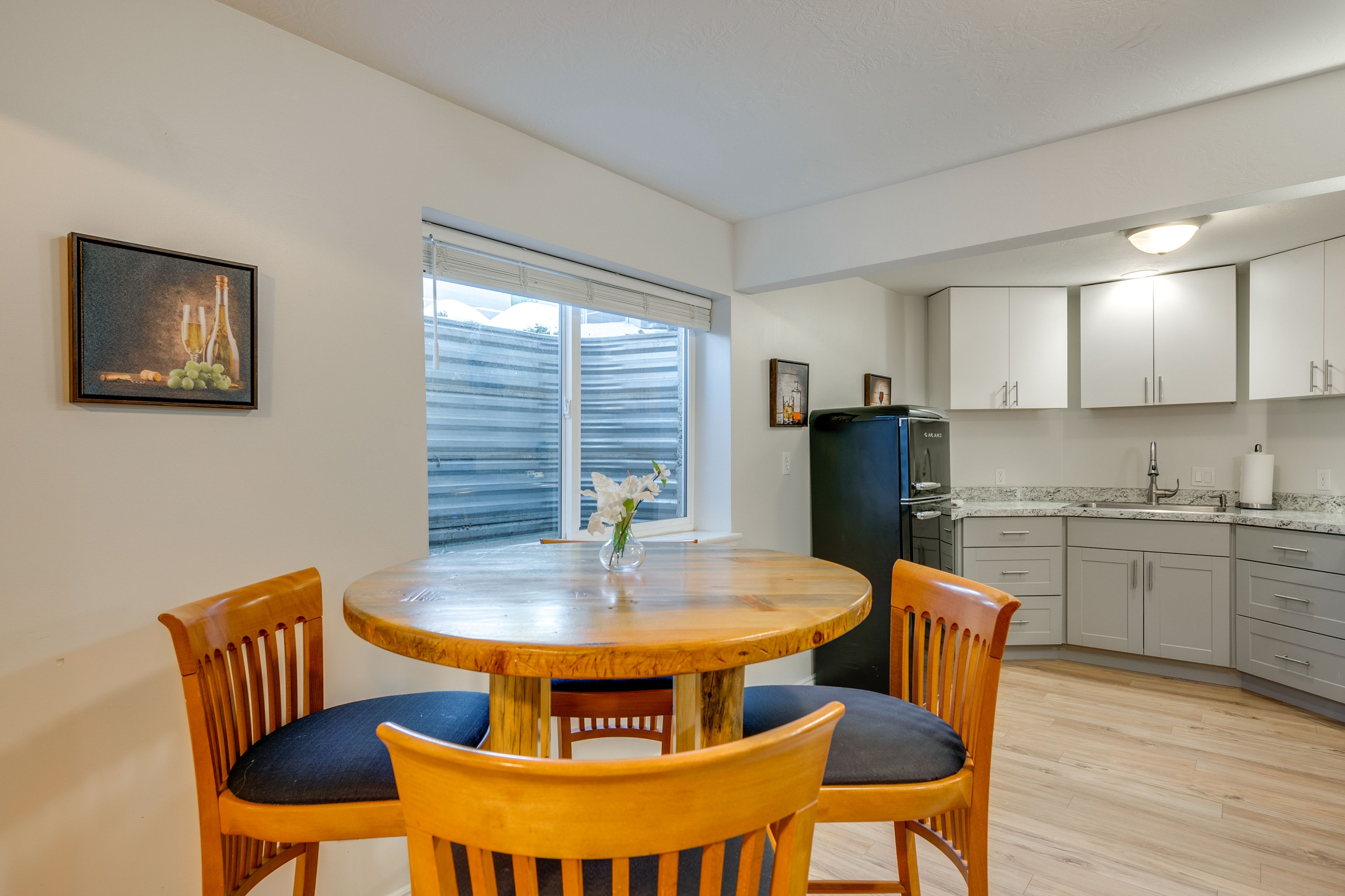 Dining Area | Dishware & Glassware