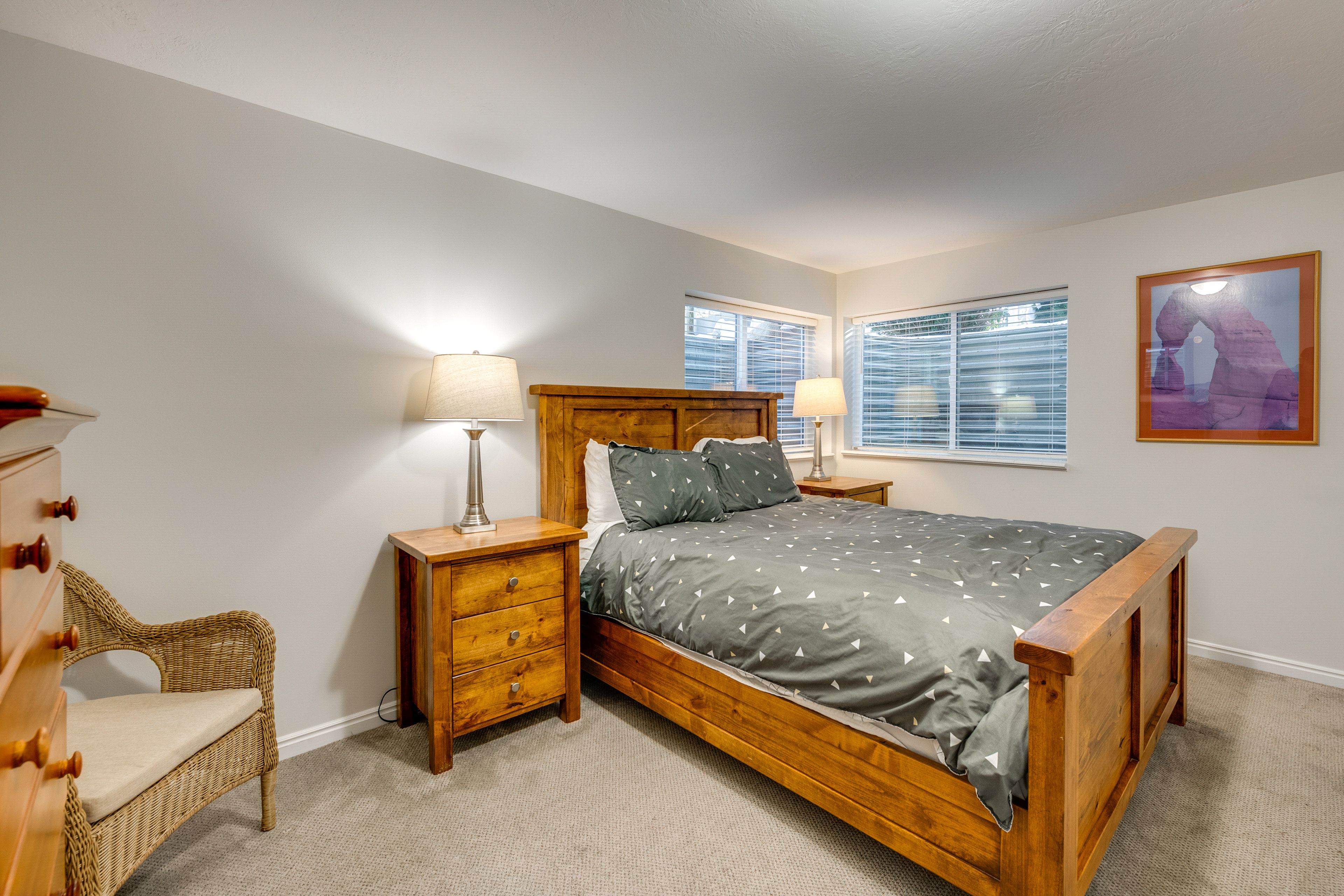 Bedroom 2 | Queen Bed
