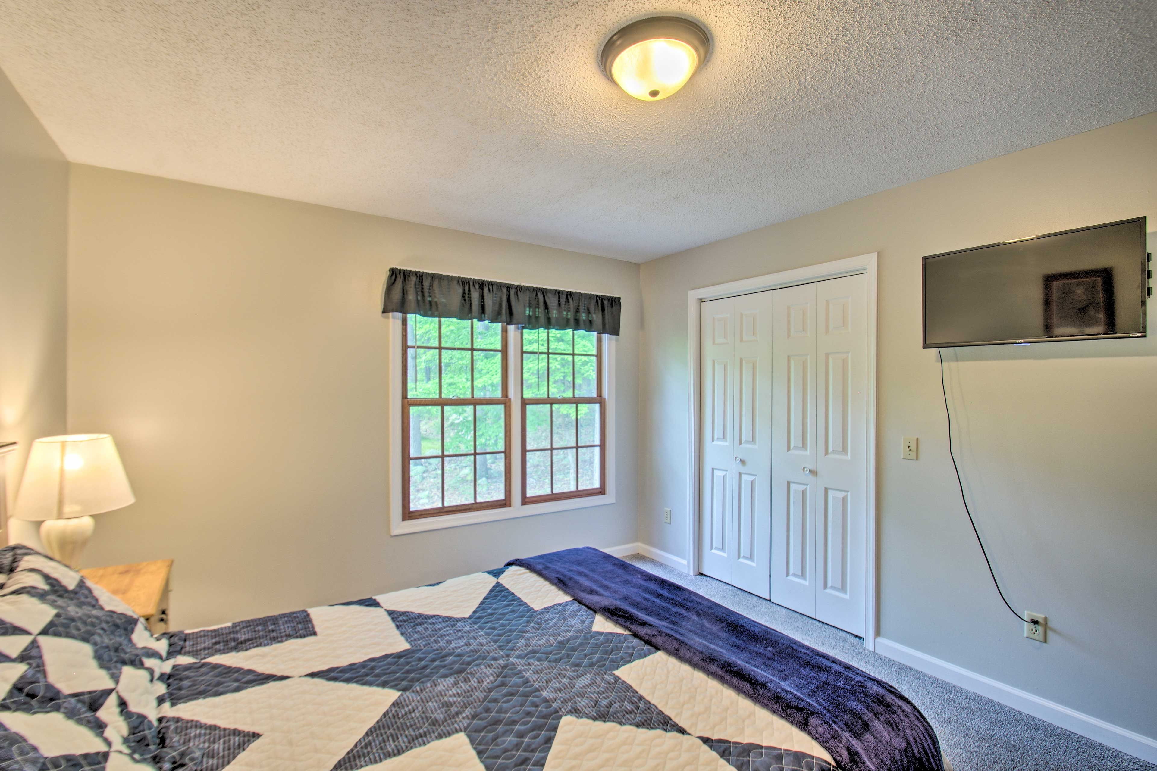 Bedroom 3 | Roku TV