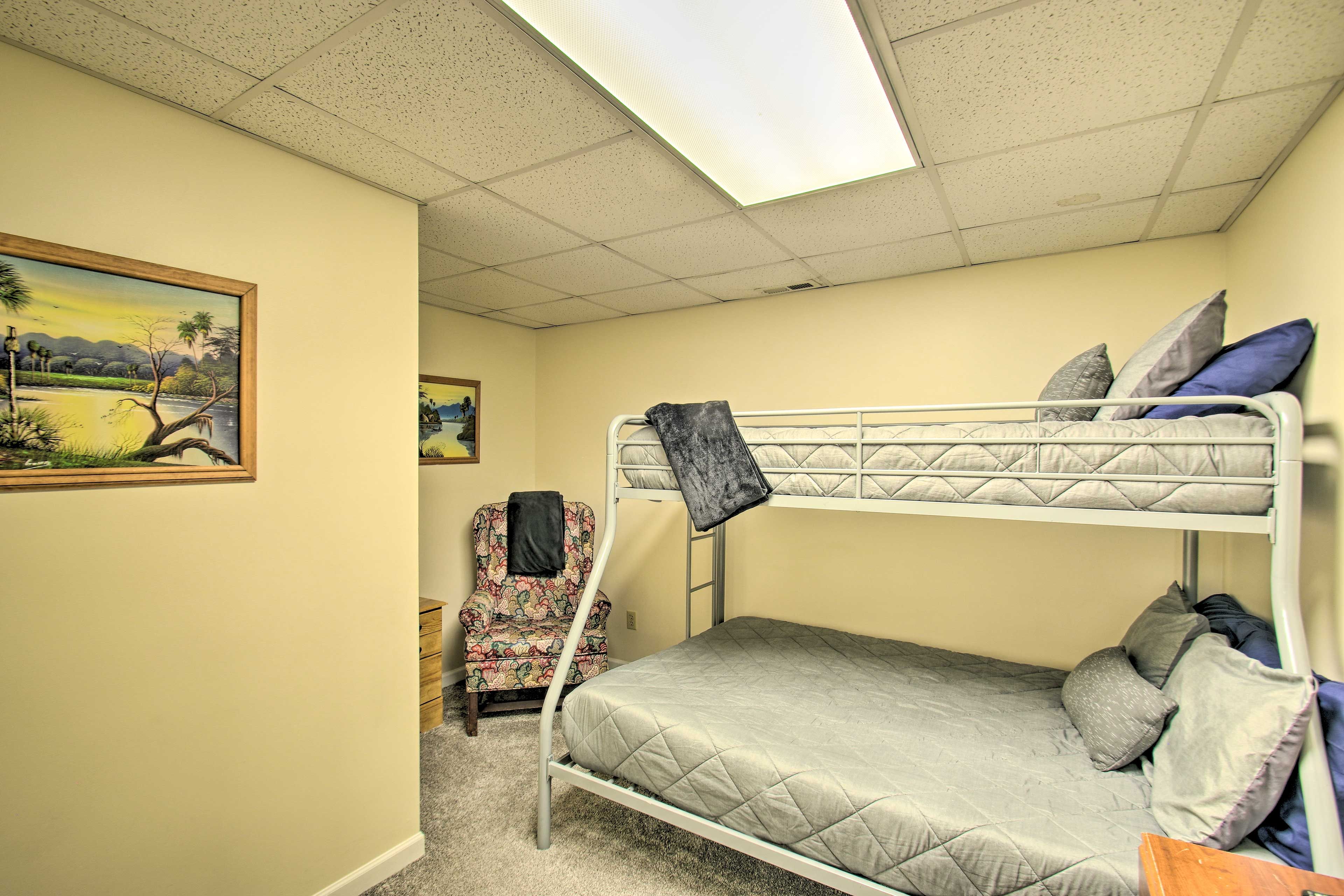 Bedroom 7 | Downstairs | Twin/Full Bunk Bed