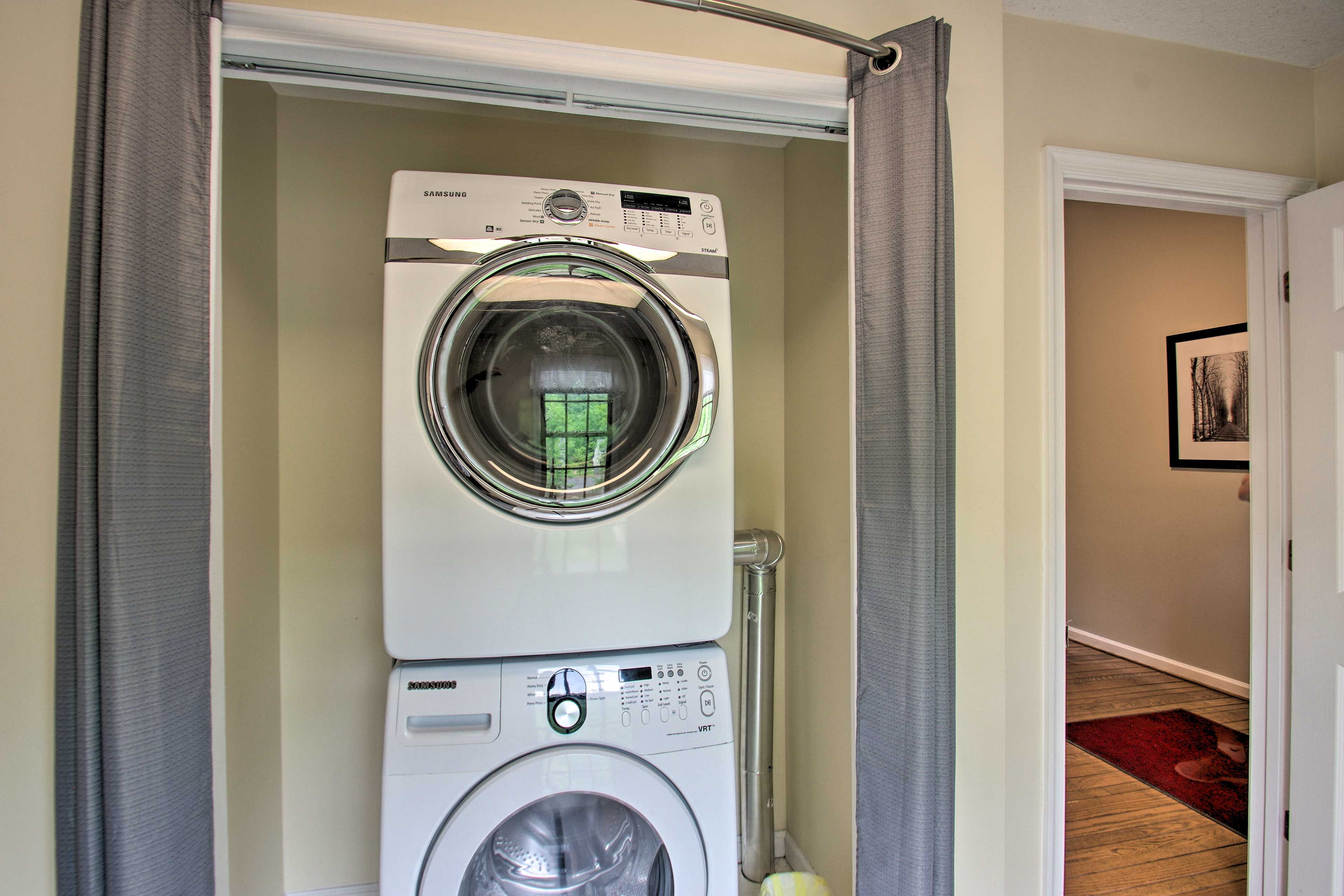 Bedroom 4 | Extra-Large Capacity Washer & Dryer