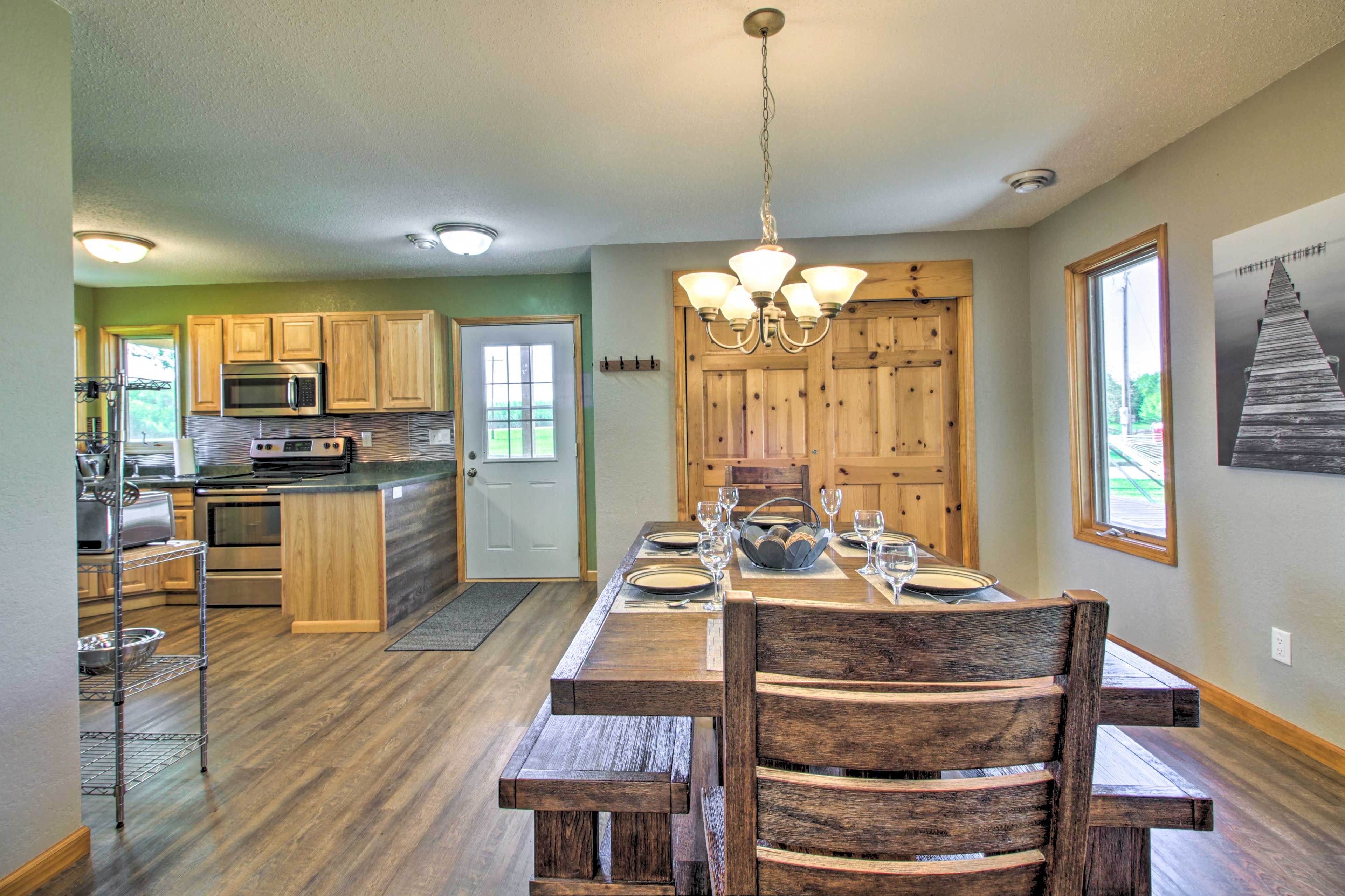 Dining Area & Kitchen | Crockpot | Blender | Drip Coffee Maker | Pots & Pans
