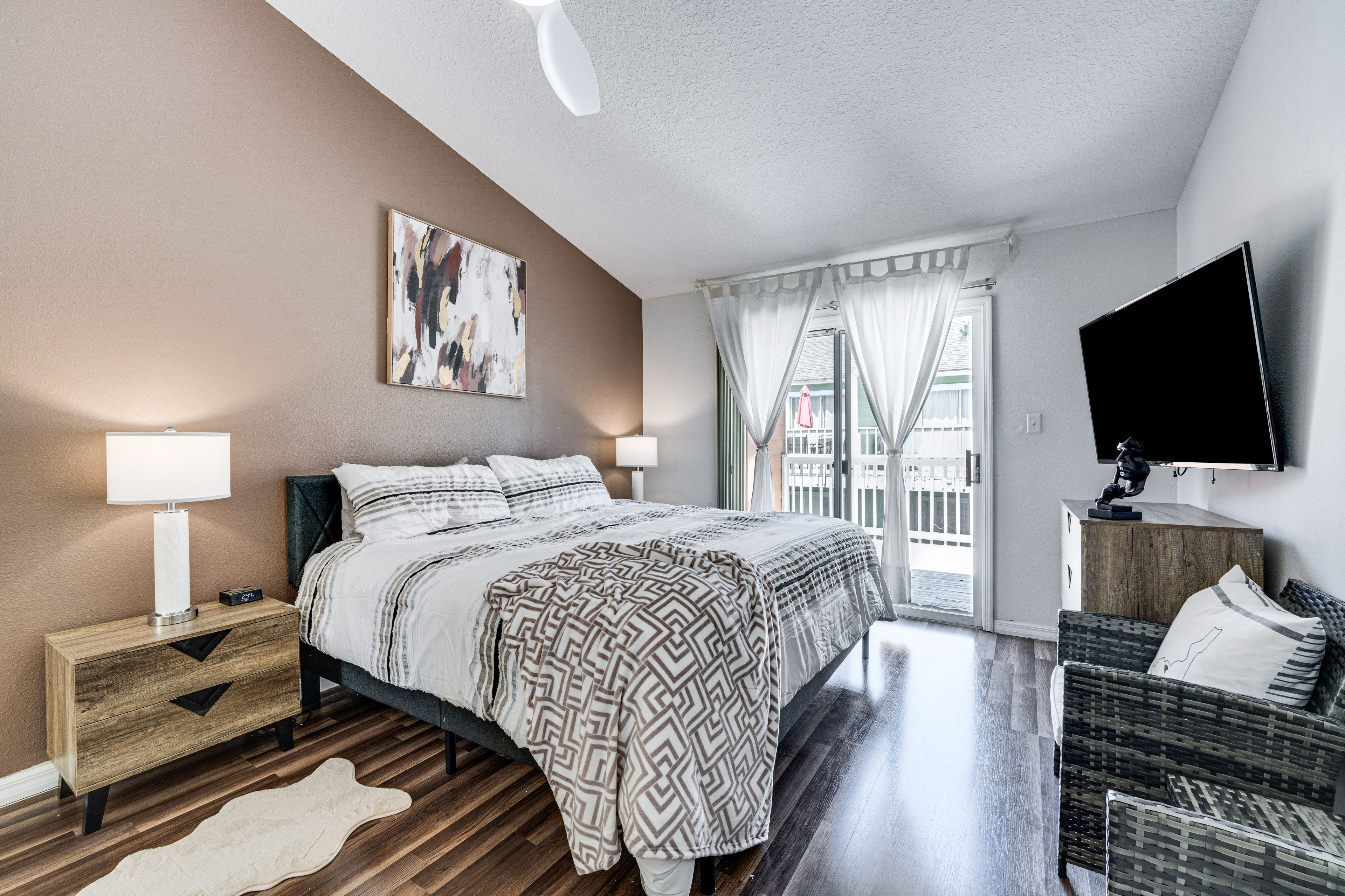 Bedroom 1 | King Bed | Linens Provided