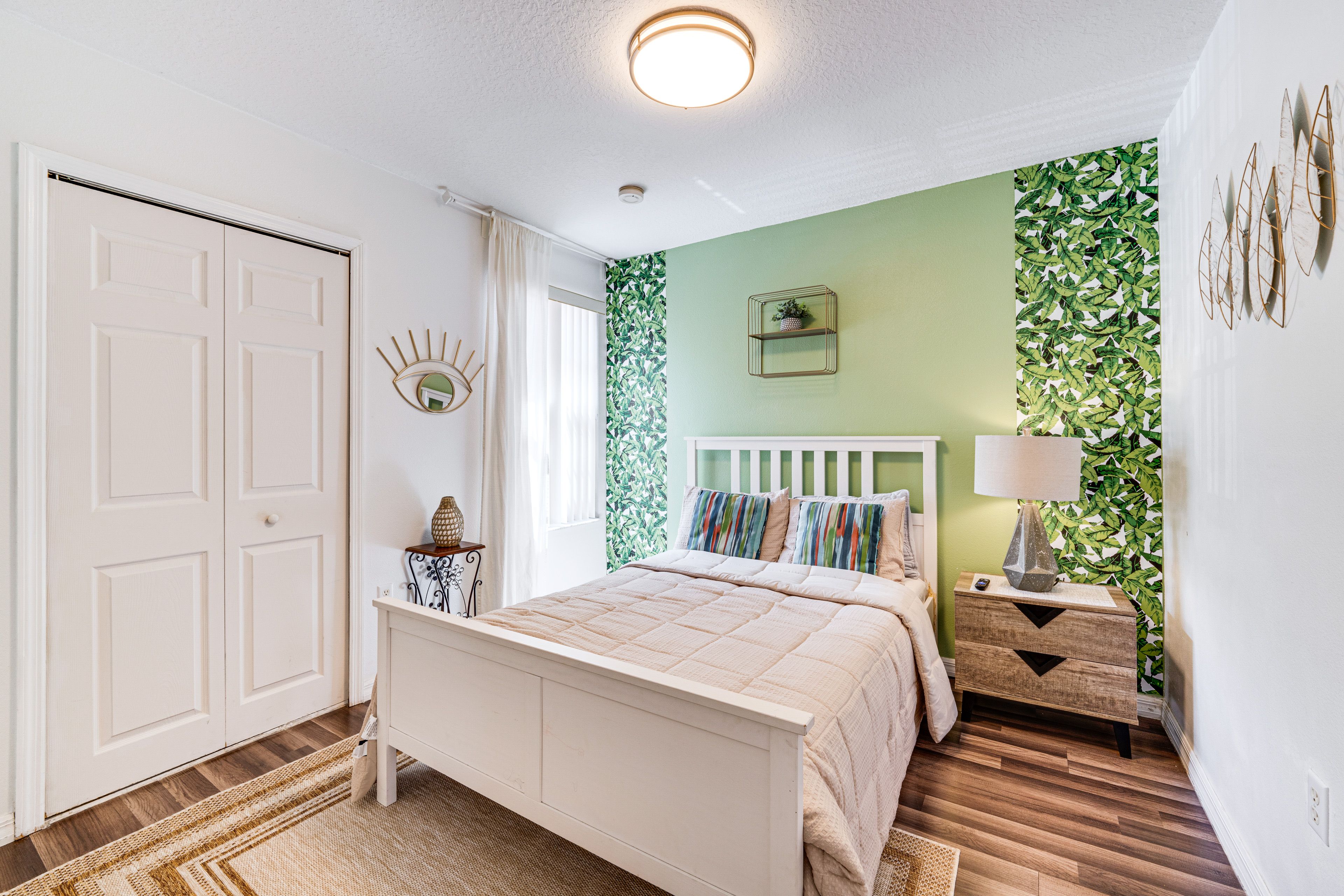 Bedroom 2 | Full Bed | Smart TV