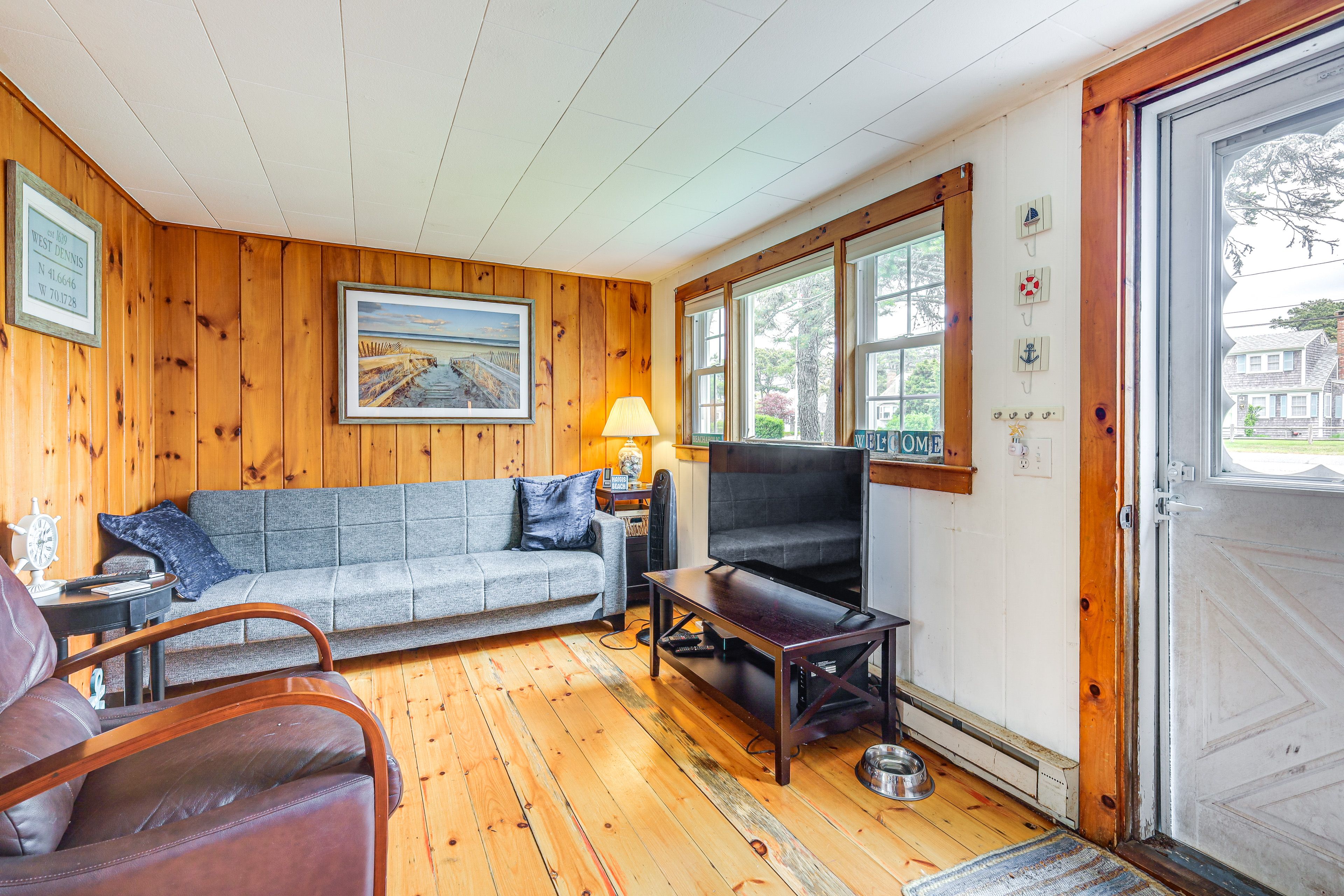 Living Room | Twin Futon | Smart TV | Window A/C & Electric Heat | Free WiFi
