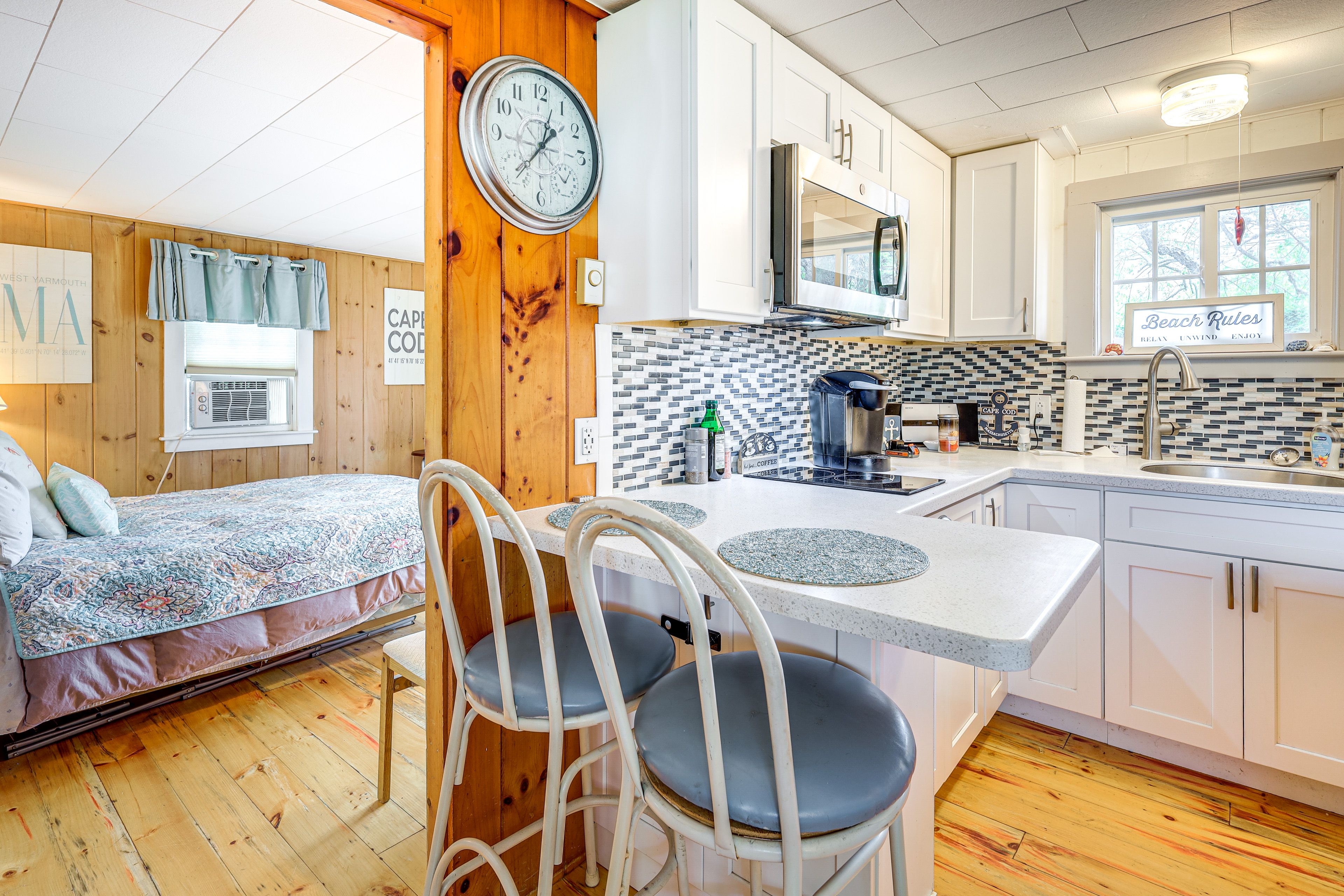 Kitchen | Keurig Coffee Maker | Dishware & Flatware
