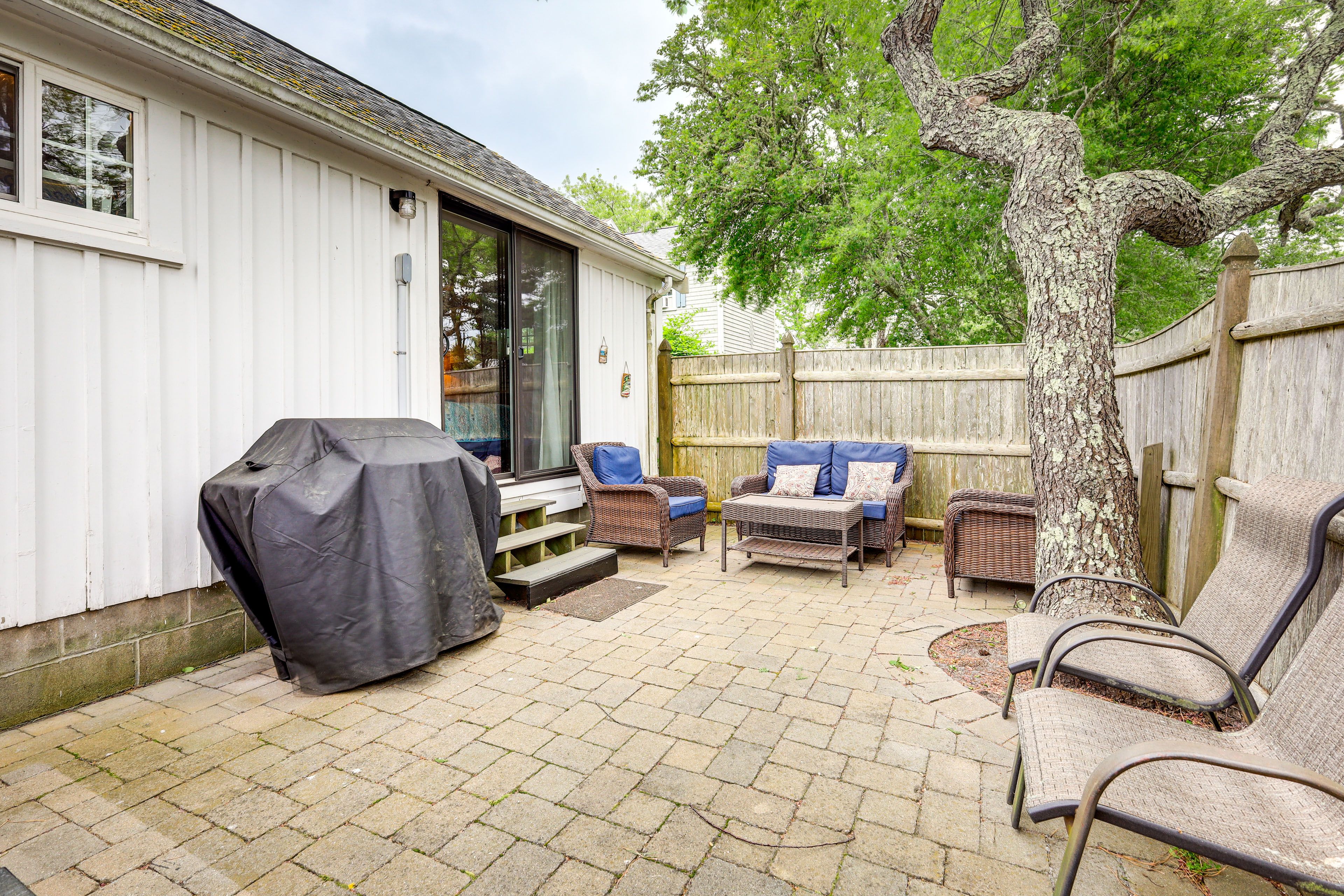 Private Patio | Furnishings