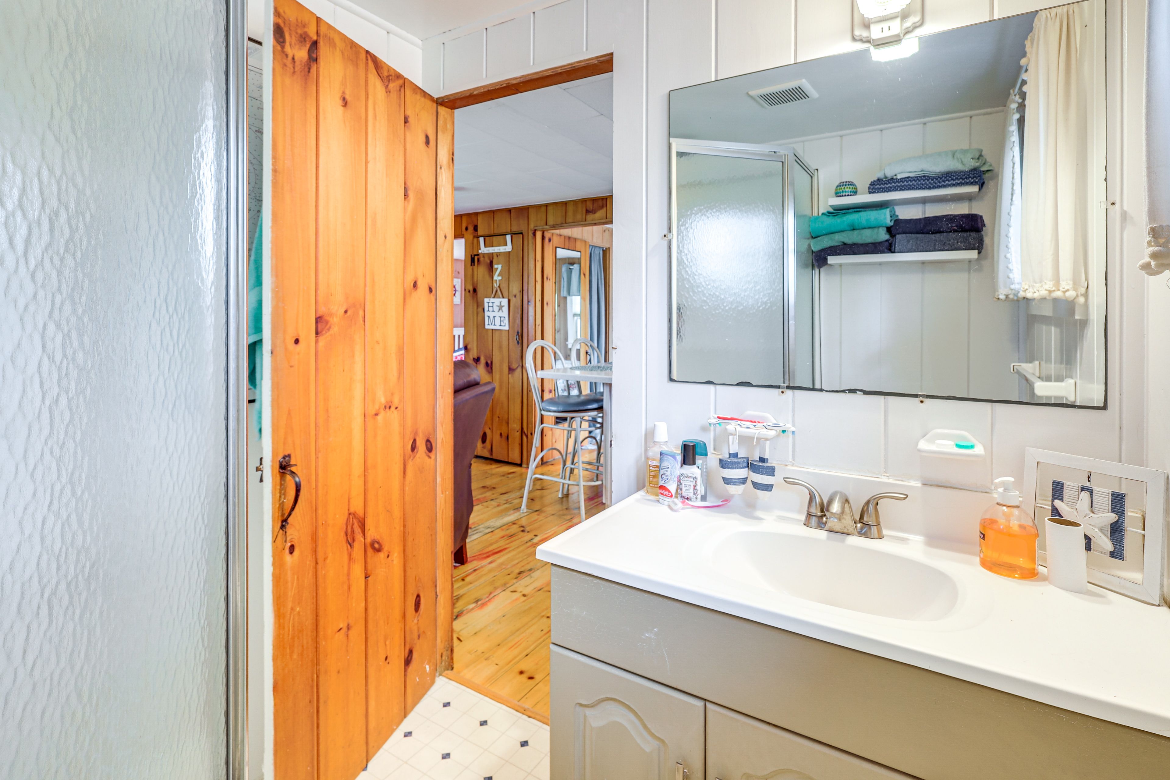 Full Bathroom