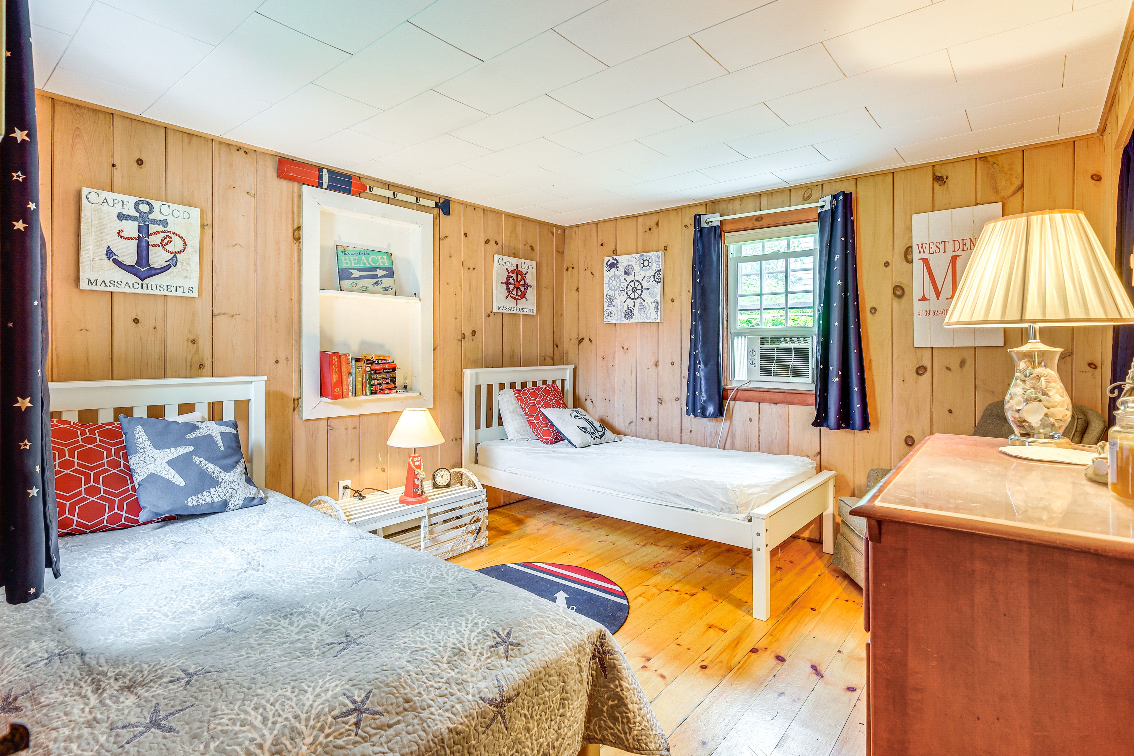 Bedroom 2 | 2 Twin Beds