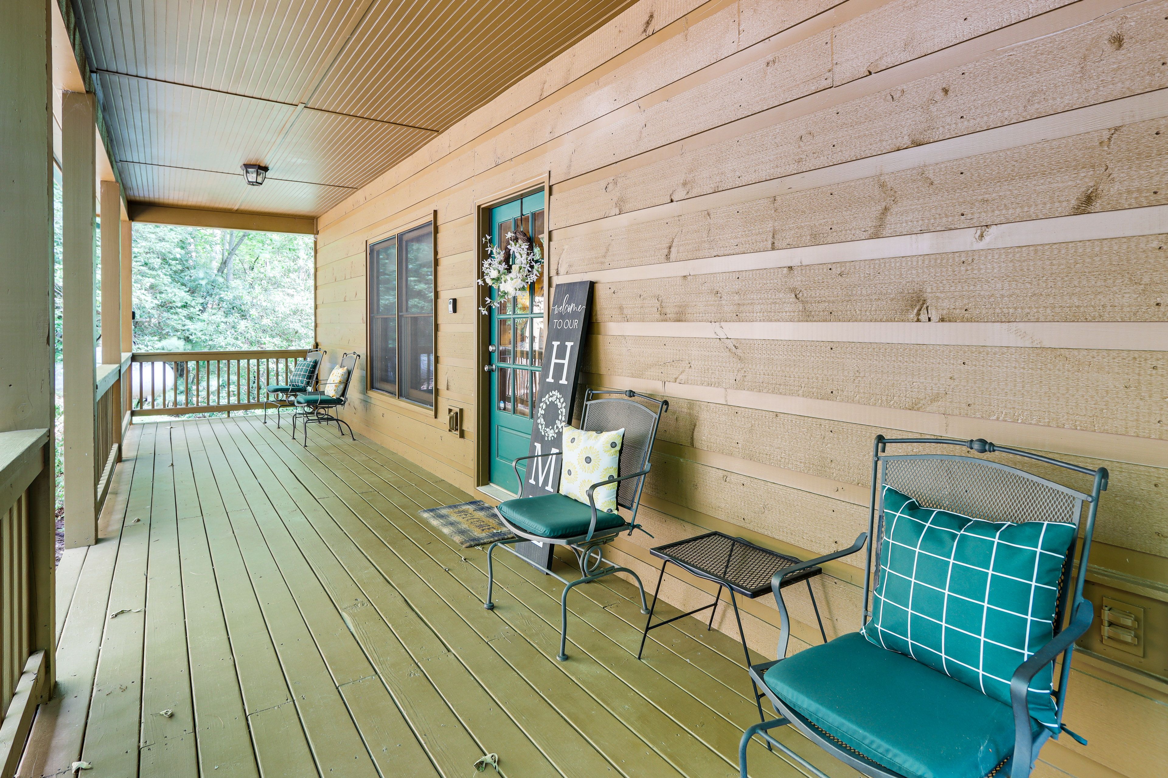 Front Deck  | Relax in Nature