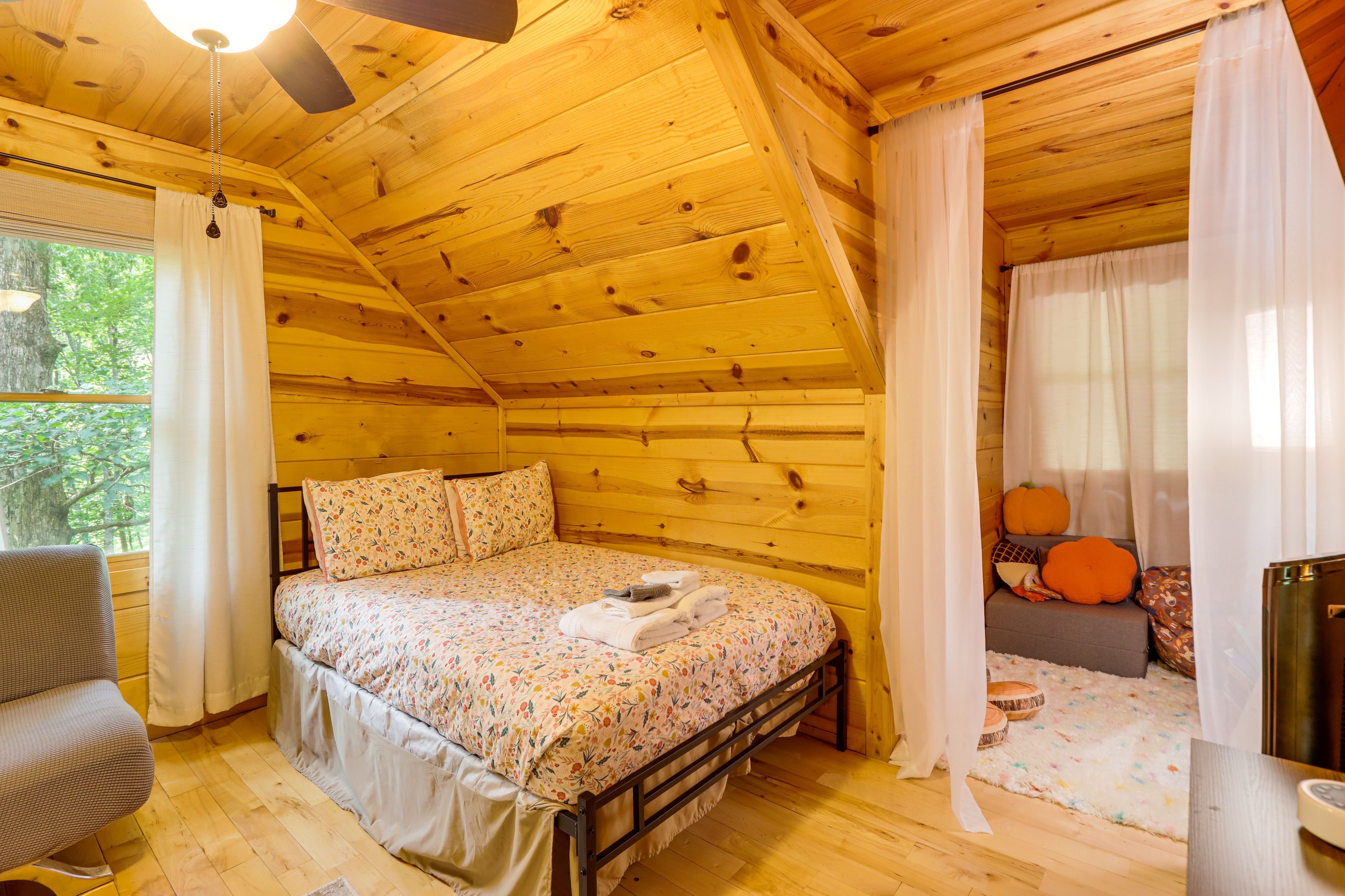 Bedroom 3 | Full Bed | Twin Bed | Full Futon | Twin Sleeper Sofa | 43" Smart TV