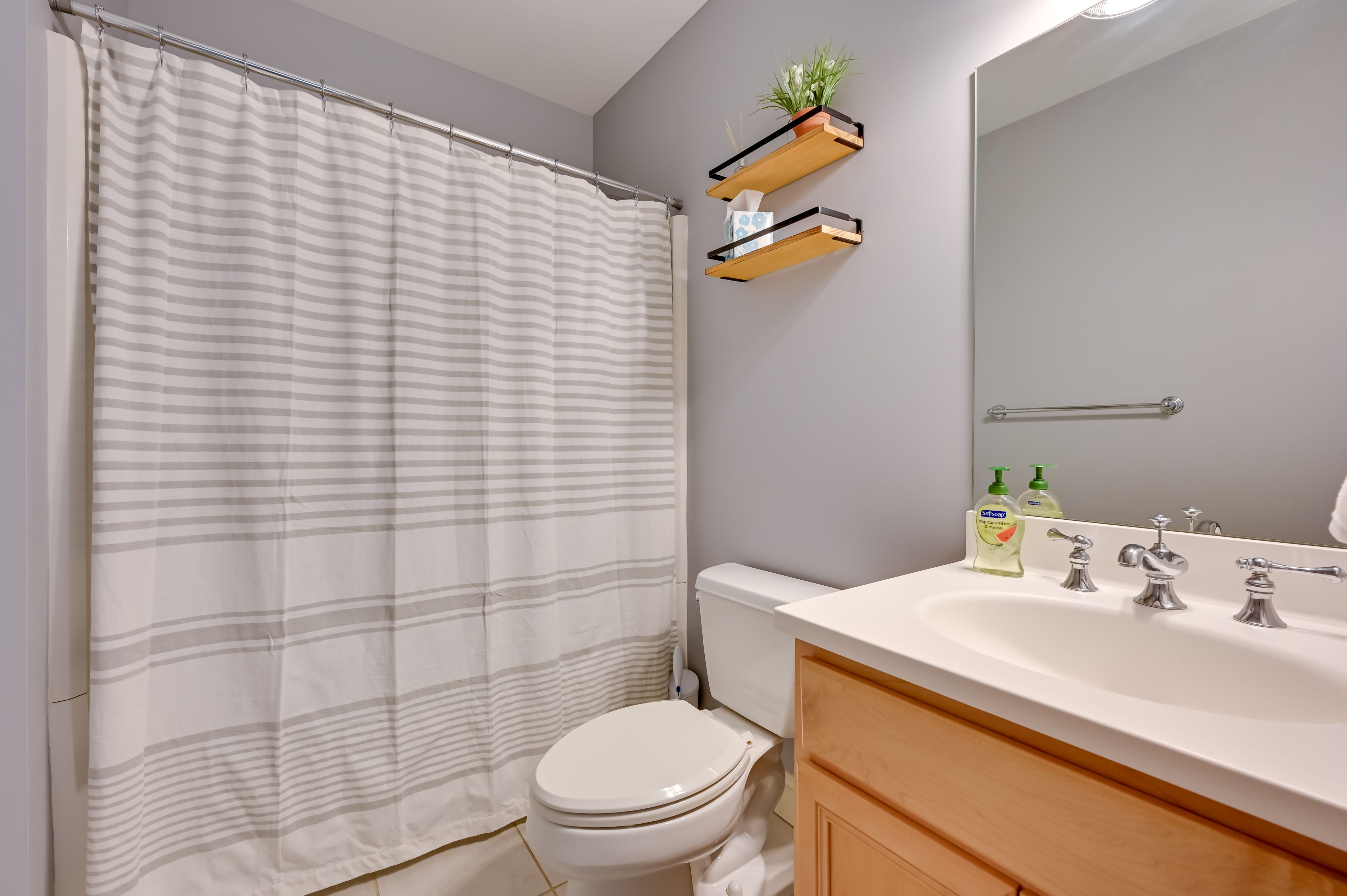 Bathroom | 2nd Floor