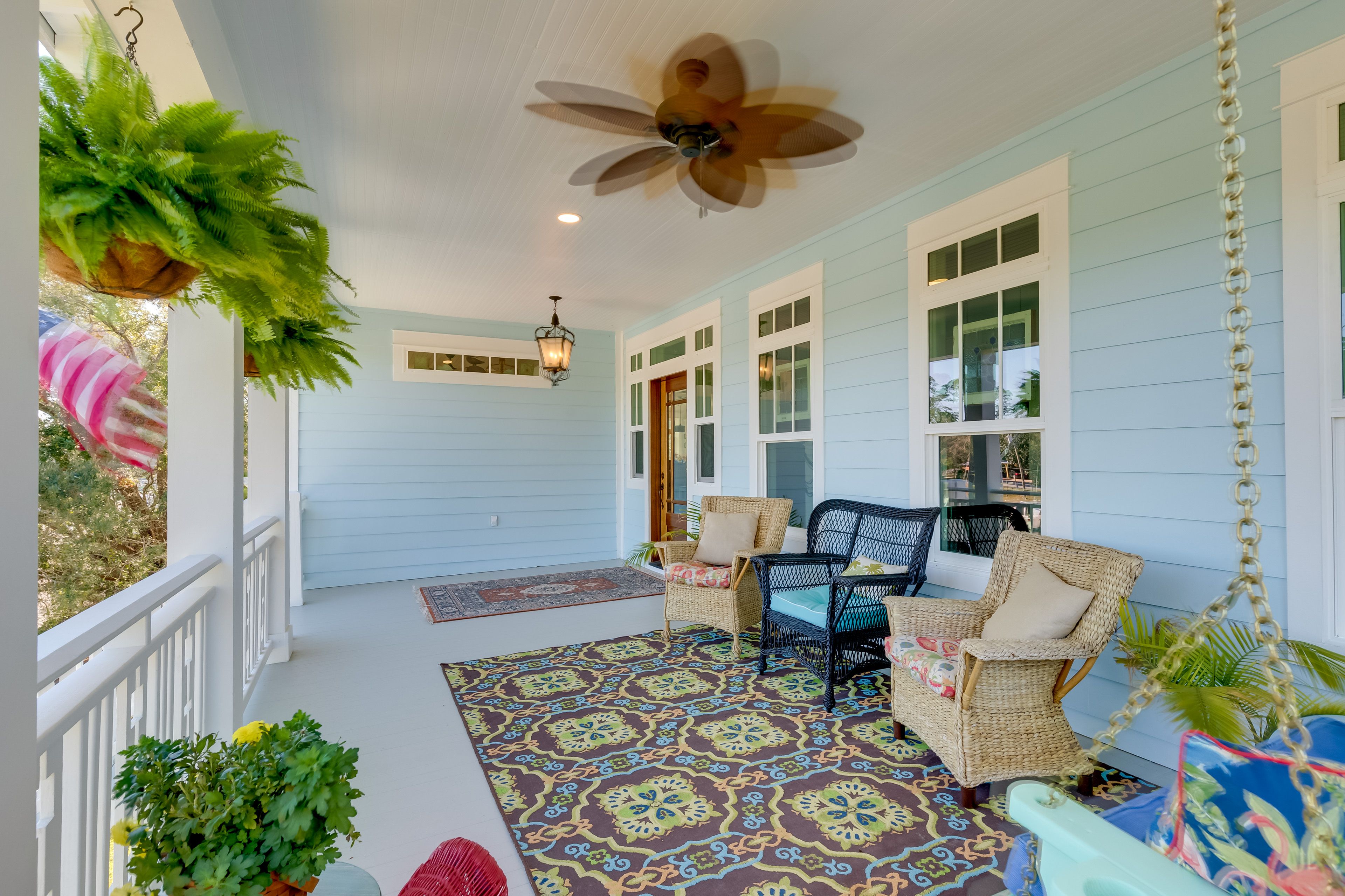 Shared Porch | Stairs Required