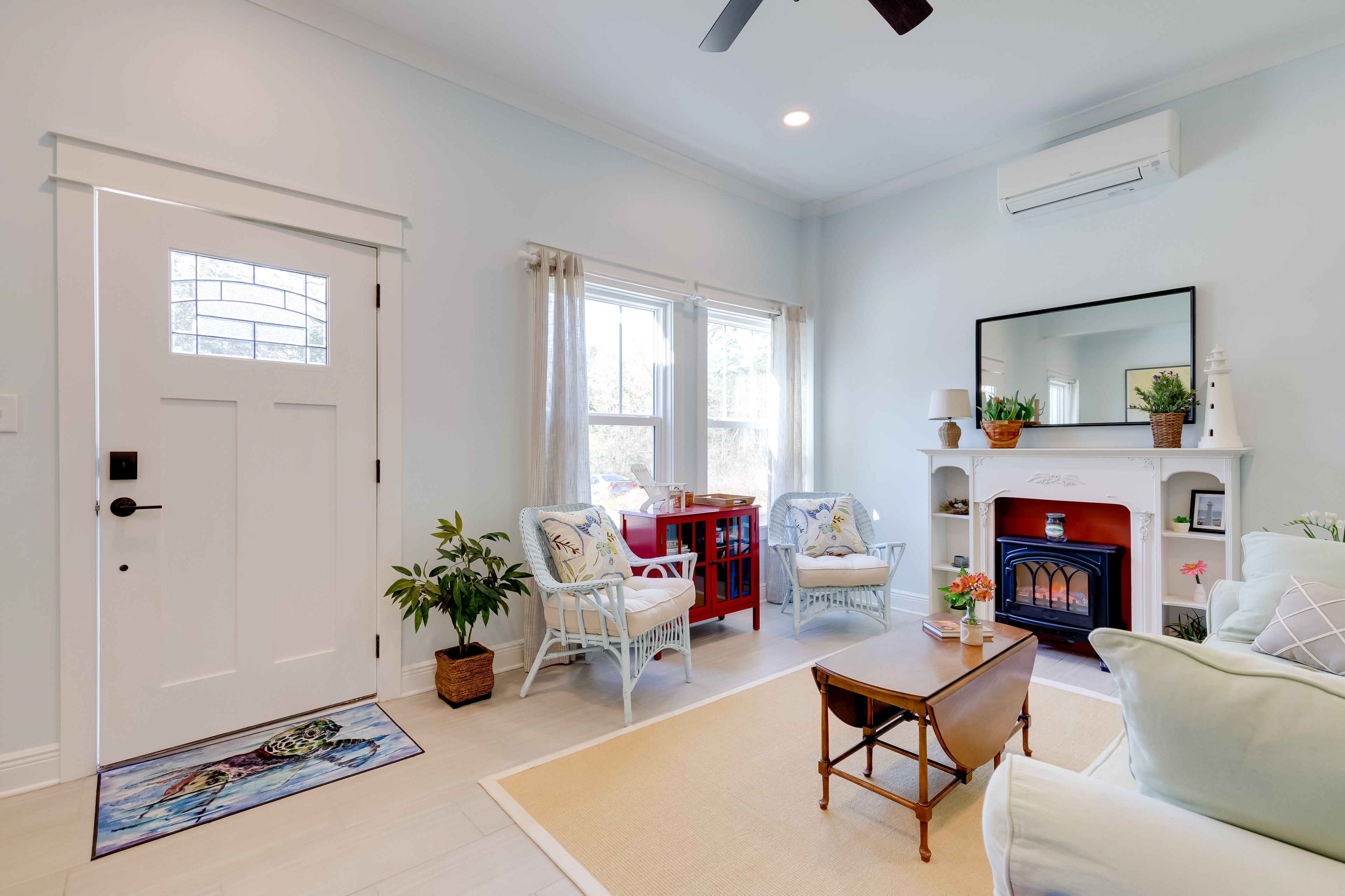 Living Room | Free WiFi | Sleeper Sofa w/ Memory Foam Mattress