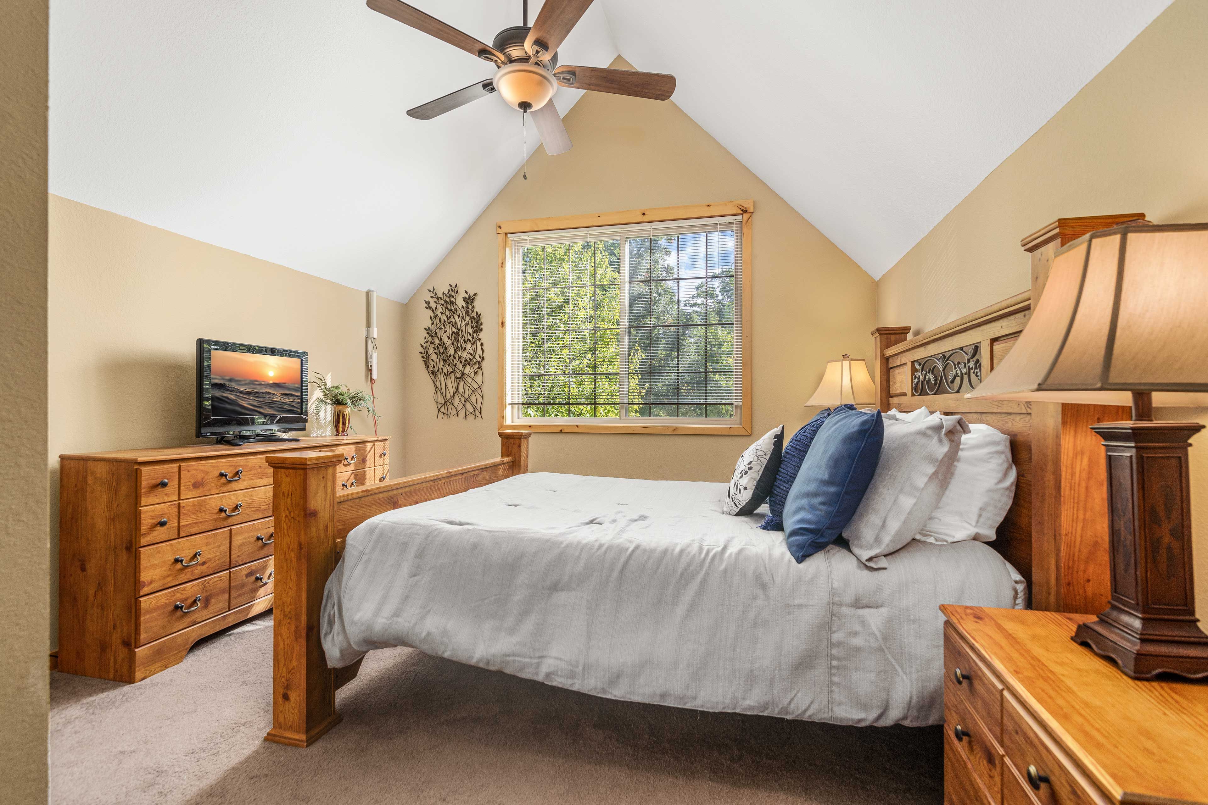 Bedroom 2 | King Bed