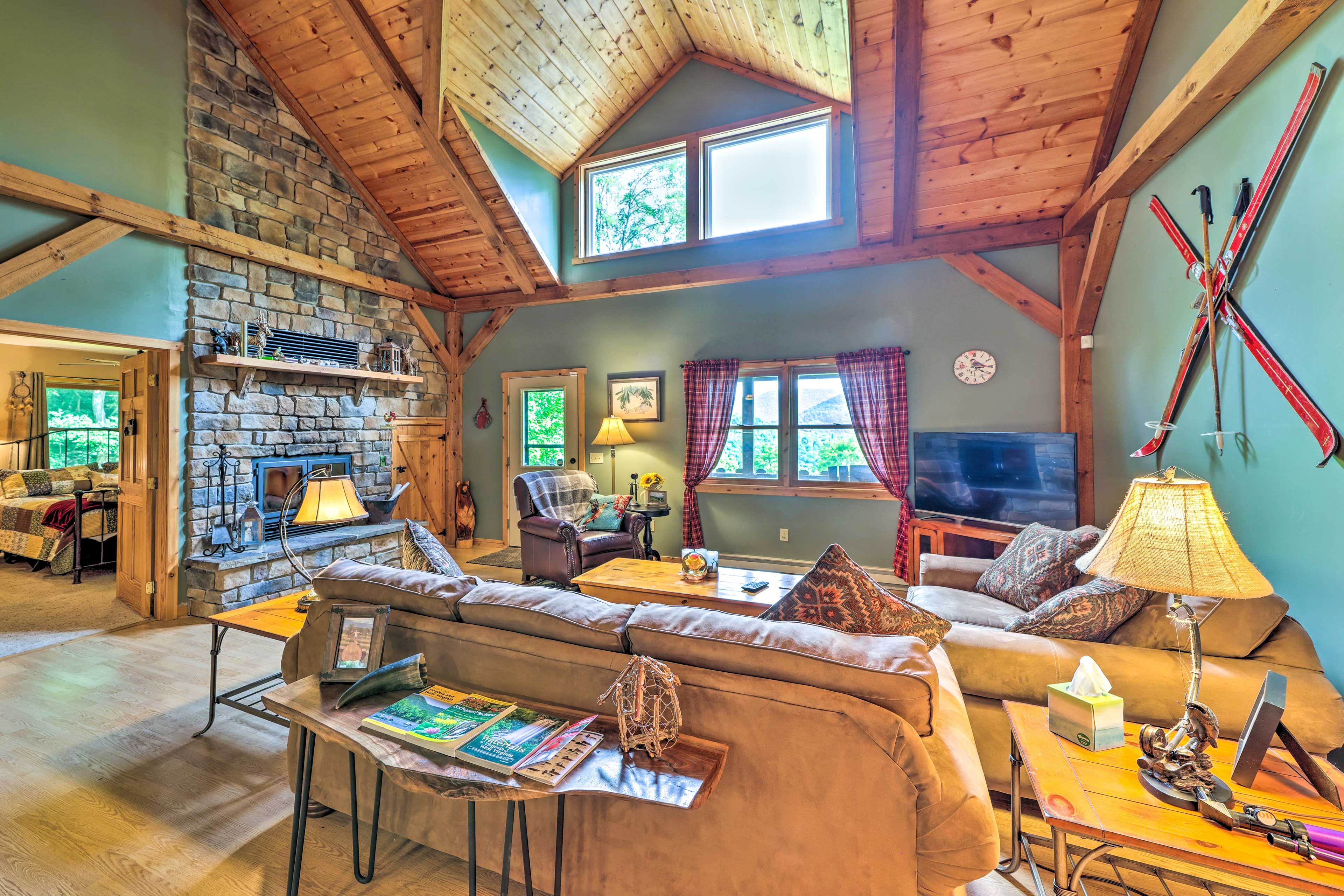 Living Room | Stone Fireplace | Free WiFi | Smart TV w/ Cable