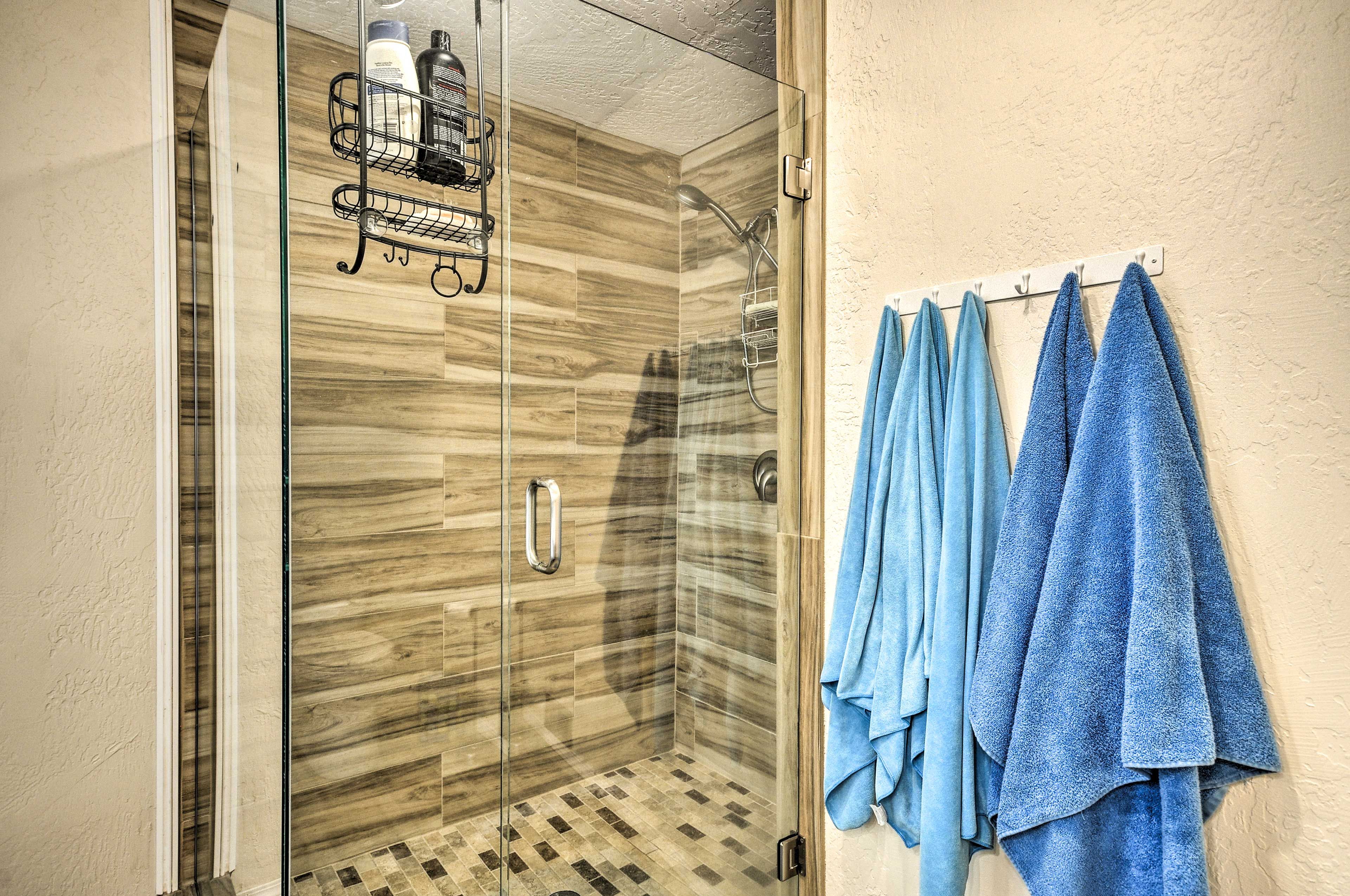 En-Suite Bathroom | Towels Provided