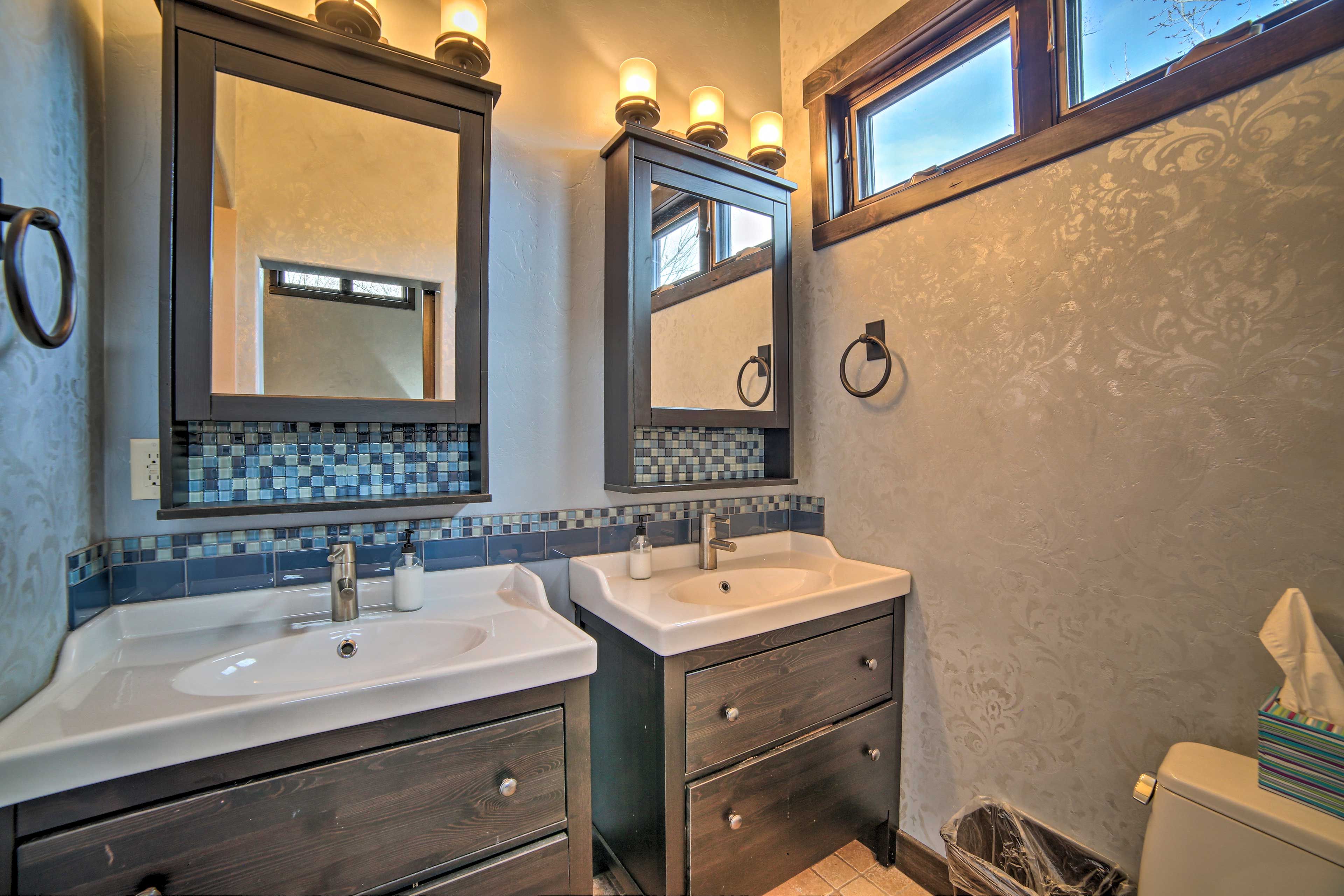 Full En-Suite Bathroom