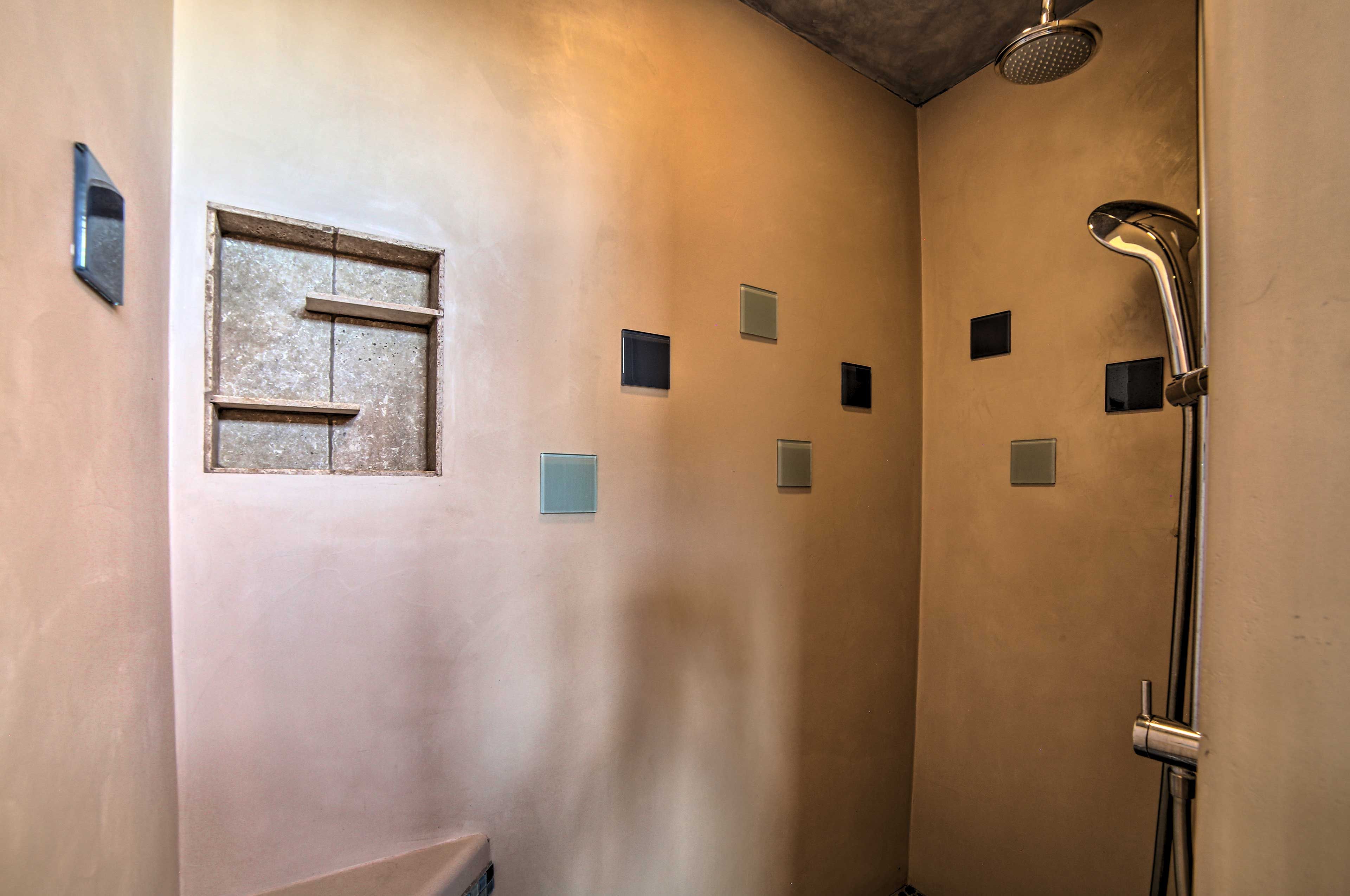 Full En-Suite Bathroom