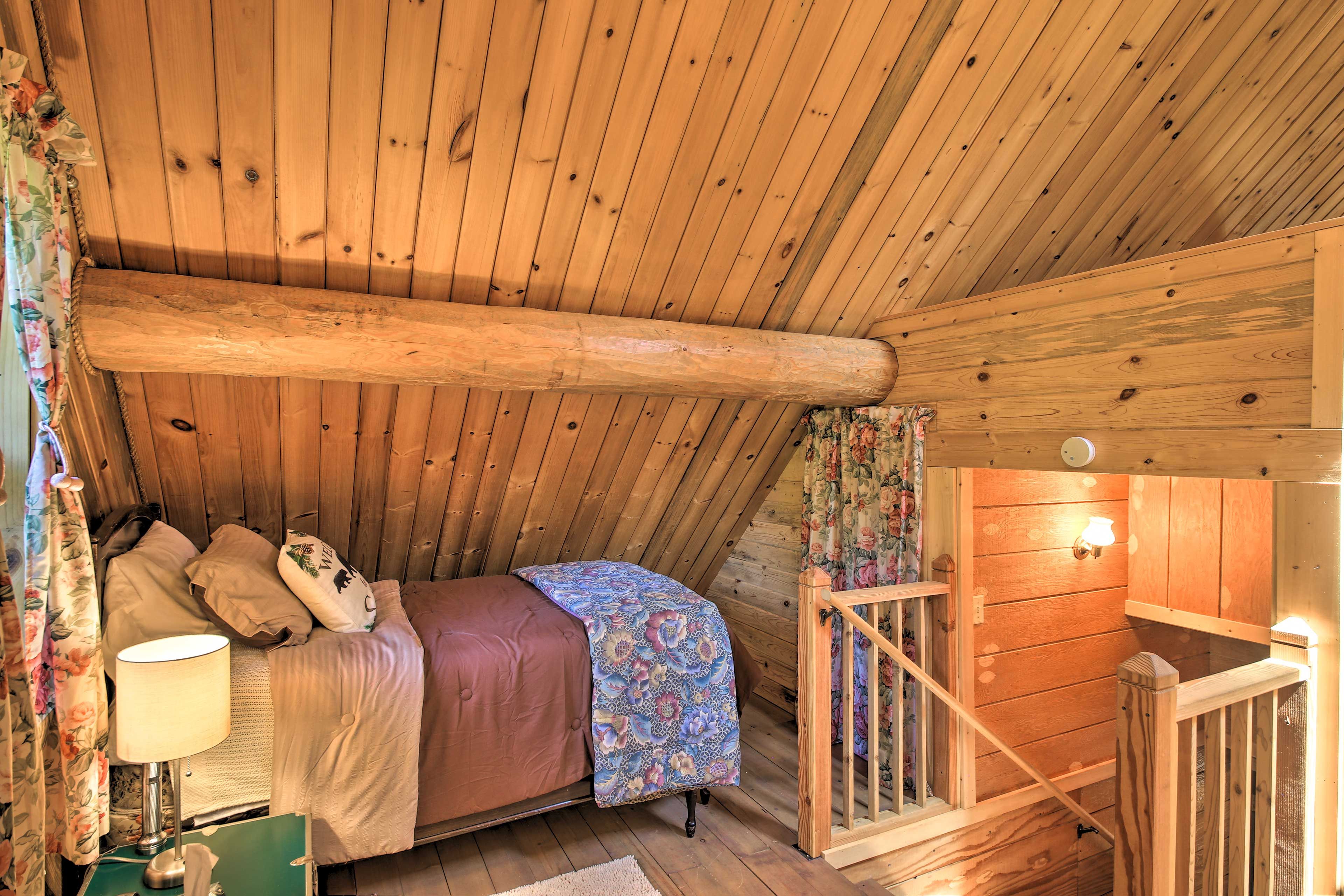 Bedroom 4 | Full Bed | 5 Twin Beds | 3rd Floor