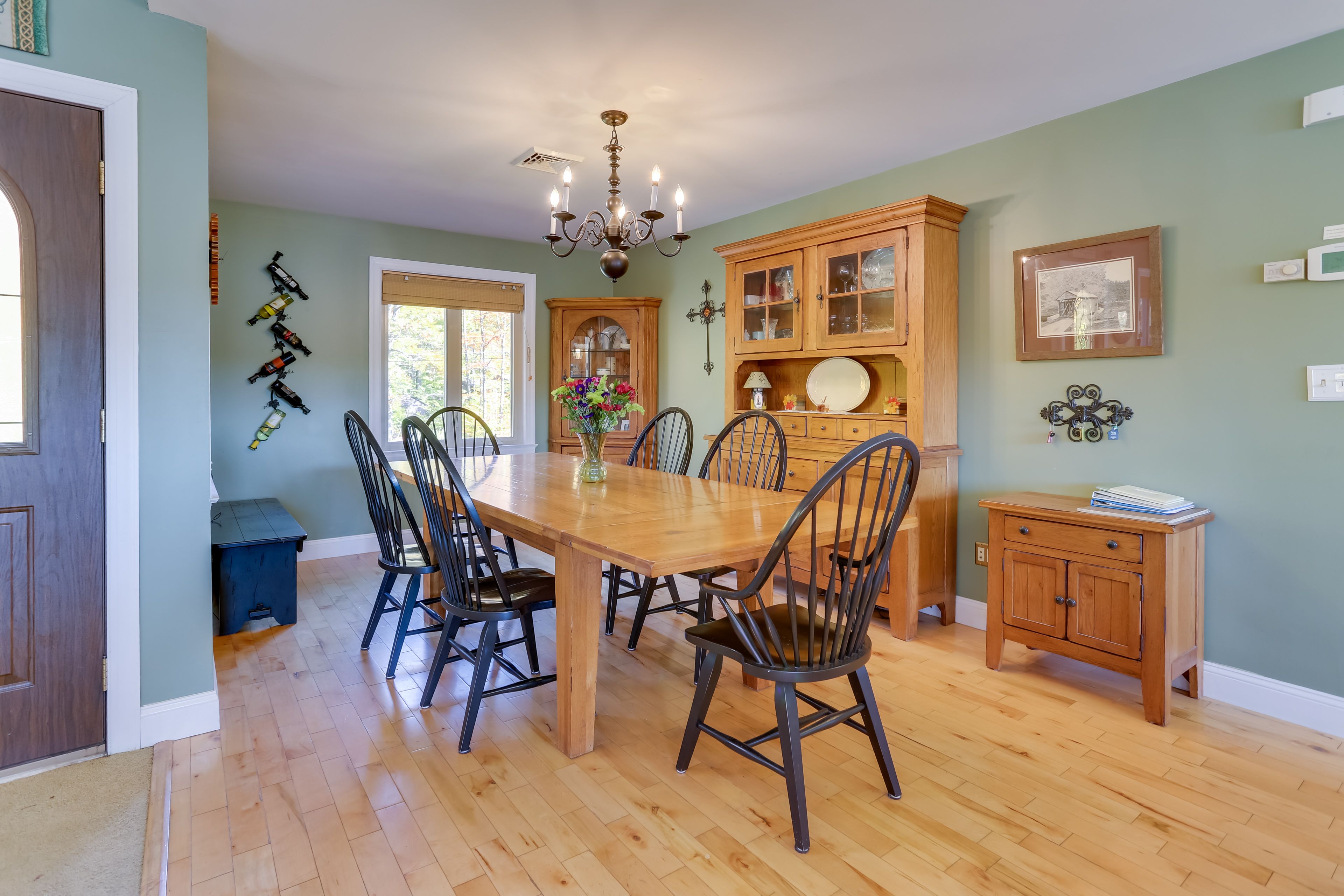 Dining Table | Dishware/Flatware