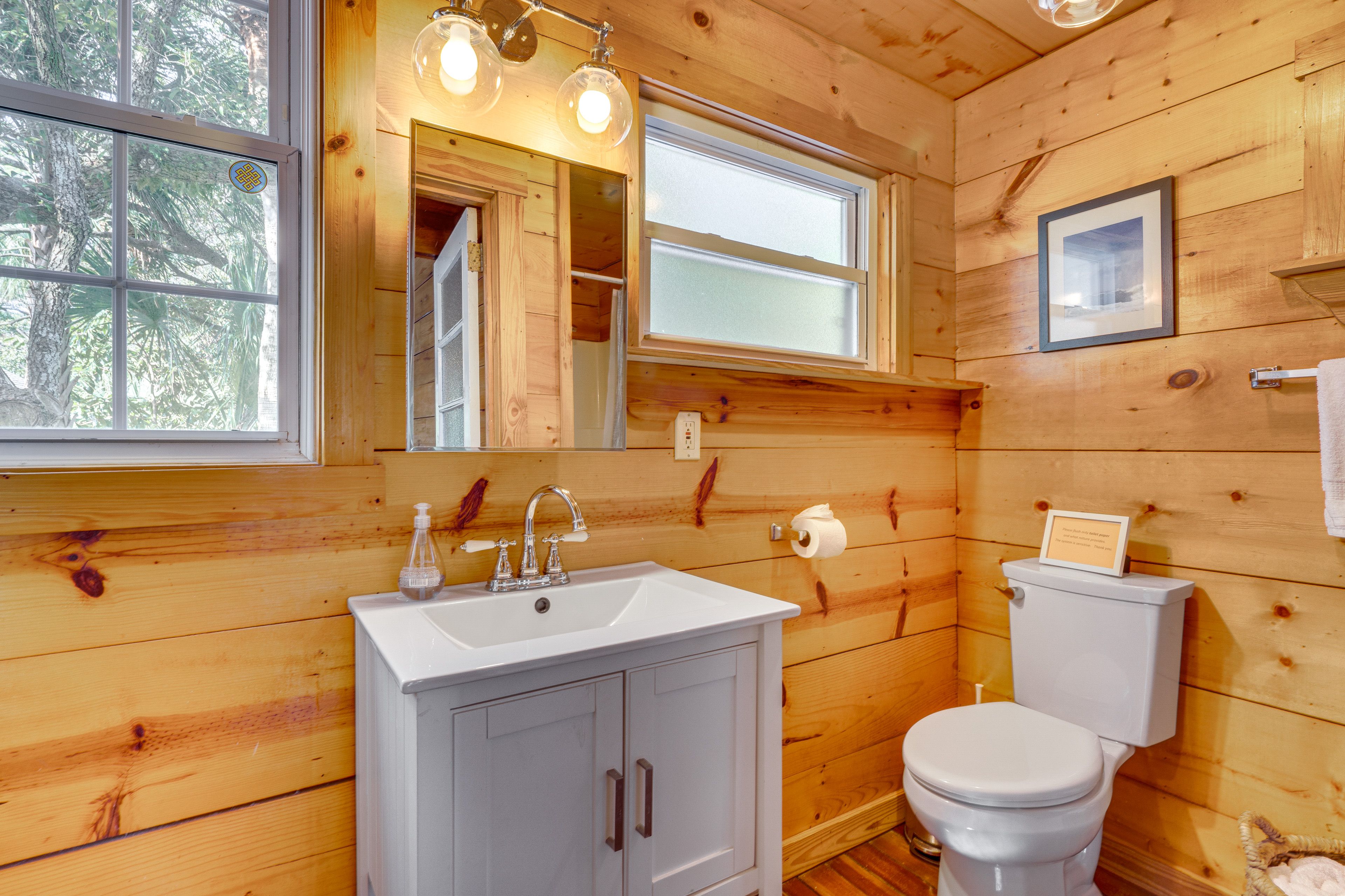 Full Bathroom | Main Level