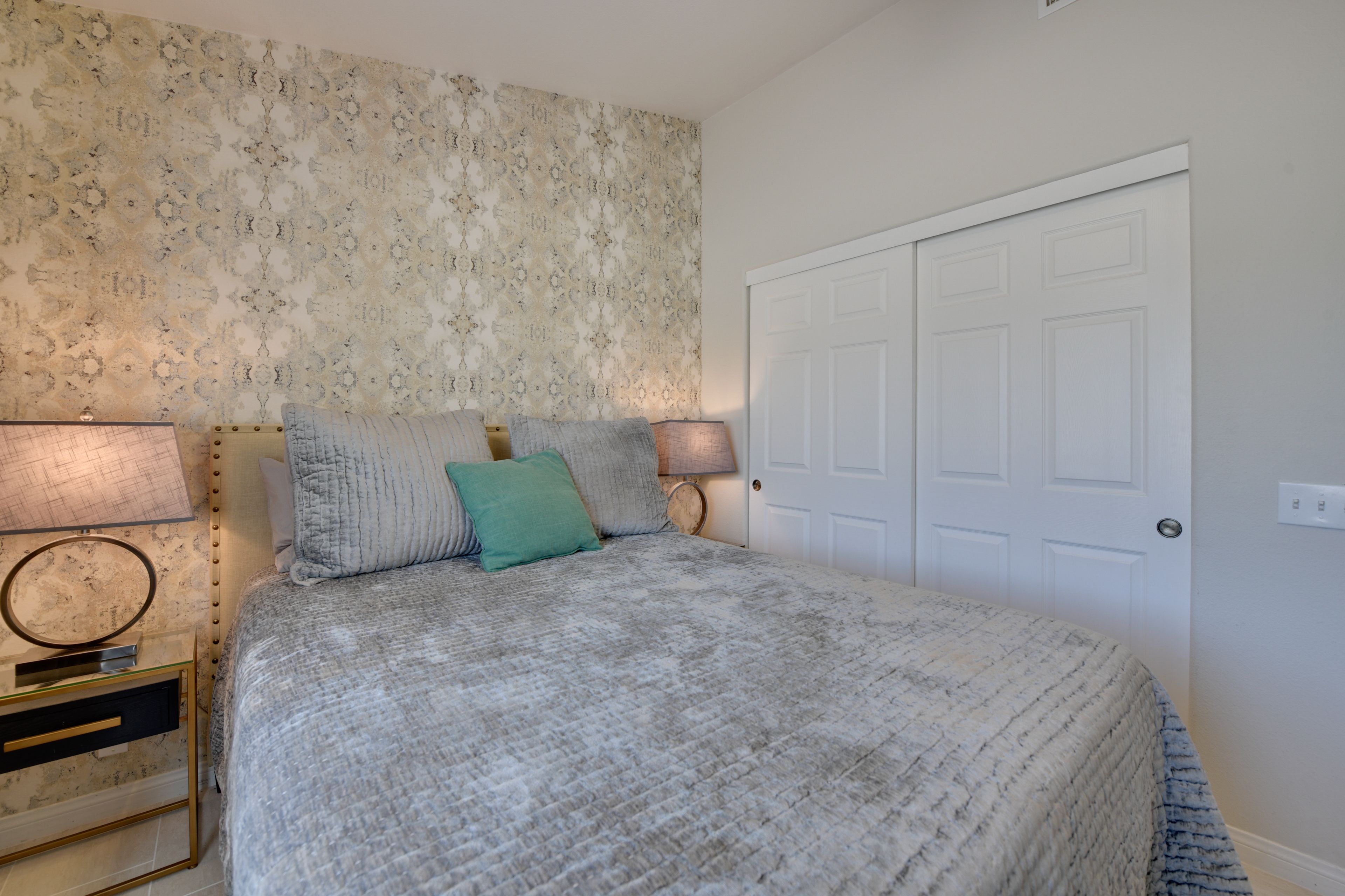 Bedroom 3 | Queen Bed
