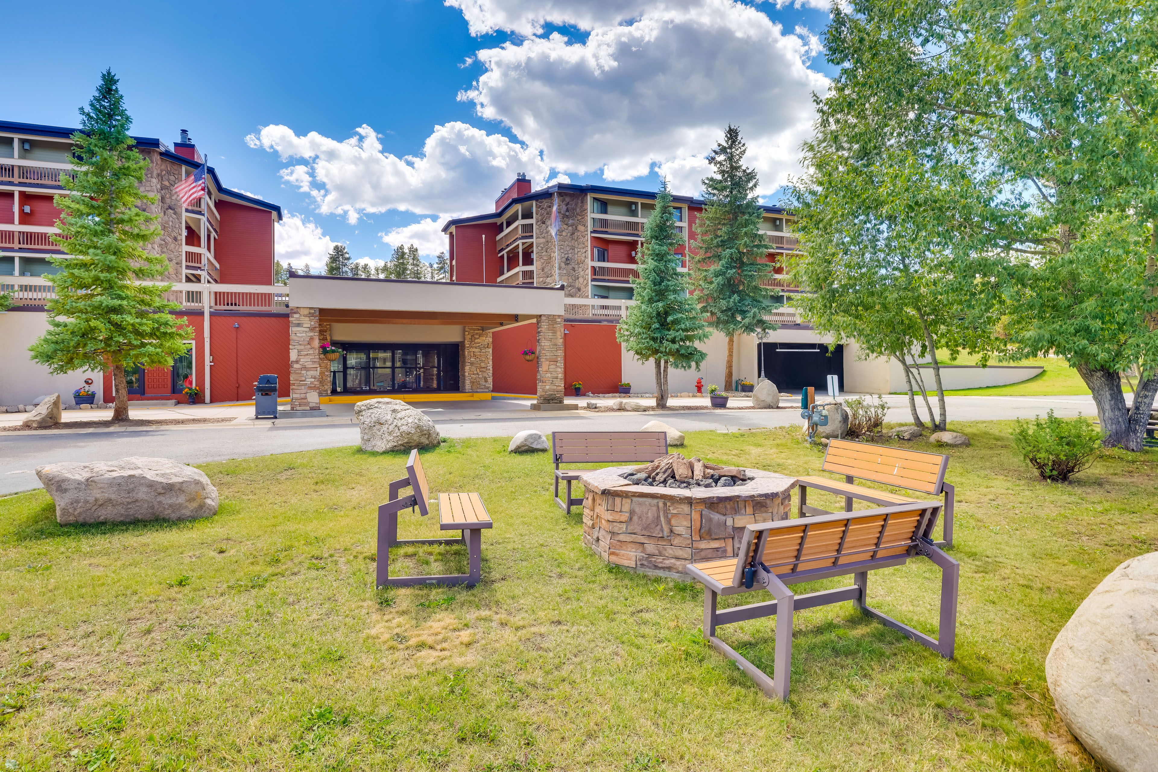 Exterior Space | Community Amenities