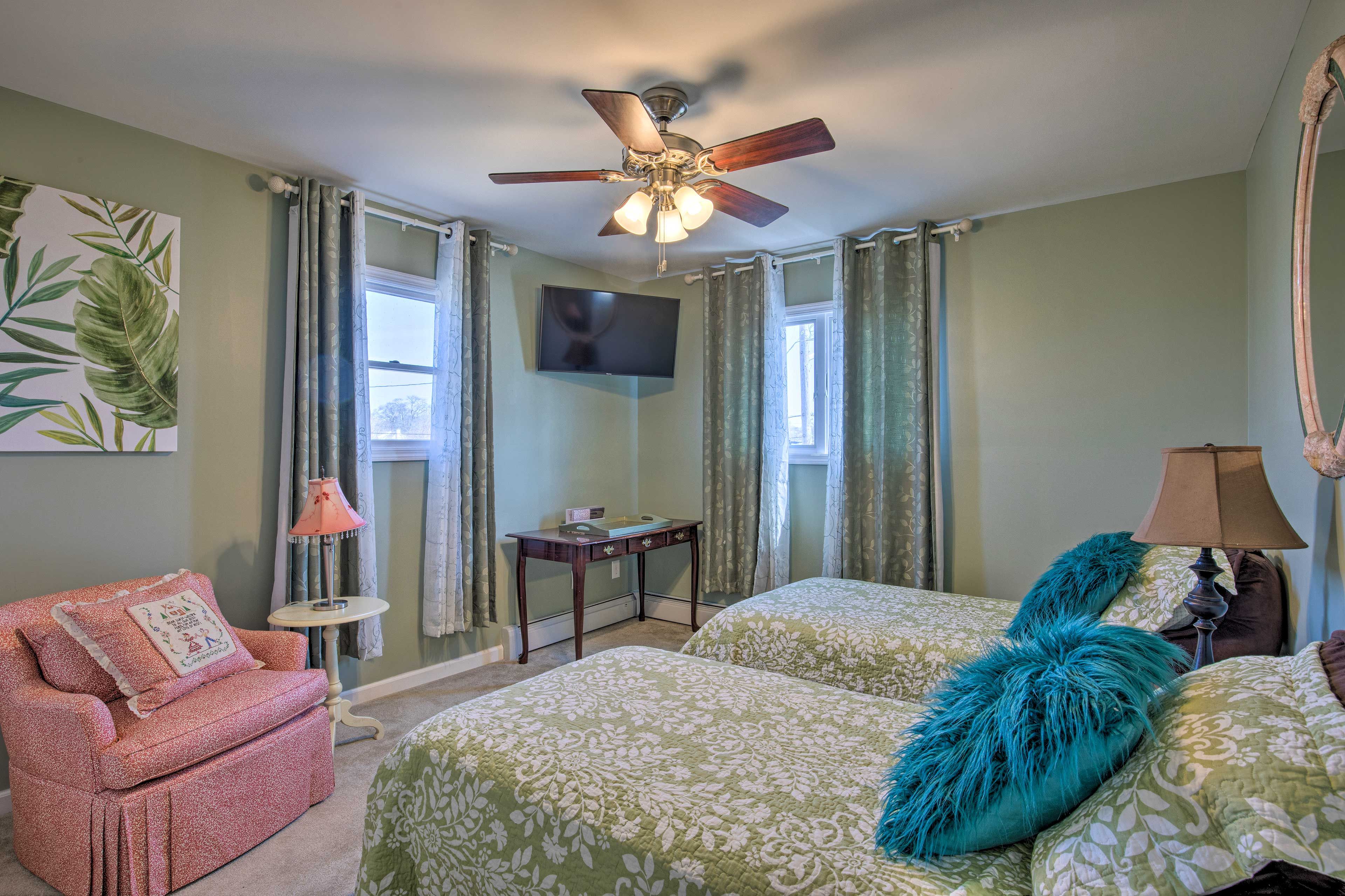 Bedroom 3 | 2 Twin Beds (Convertible to King)