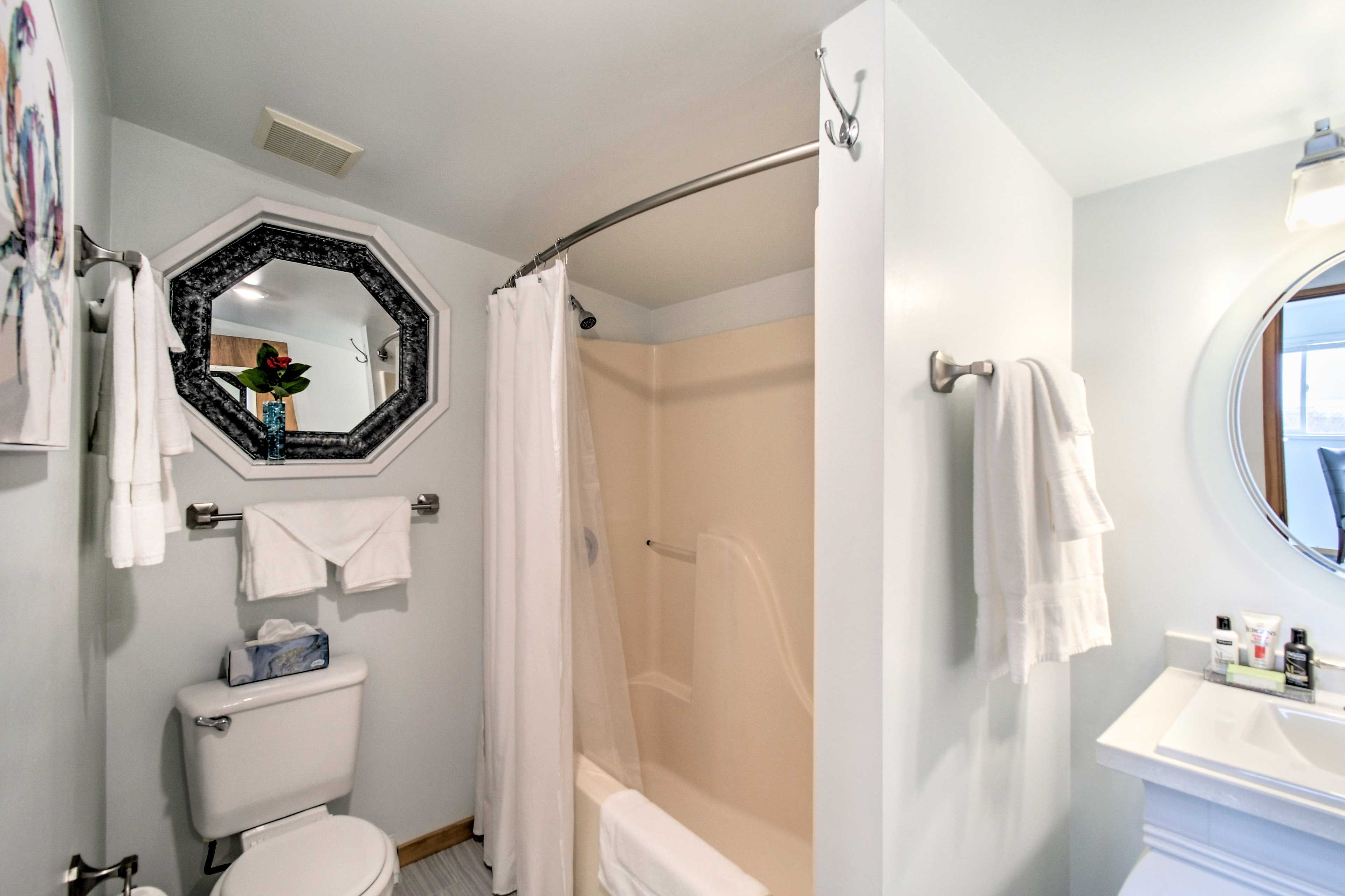 Bathroom | 2nd Floor