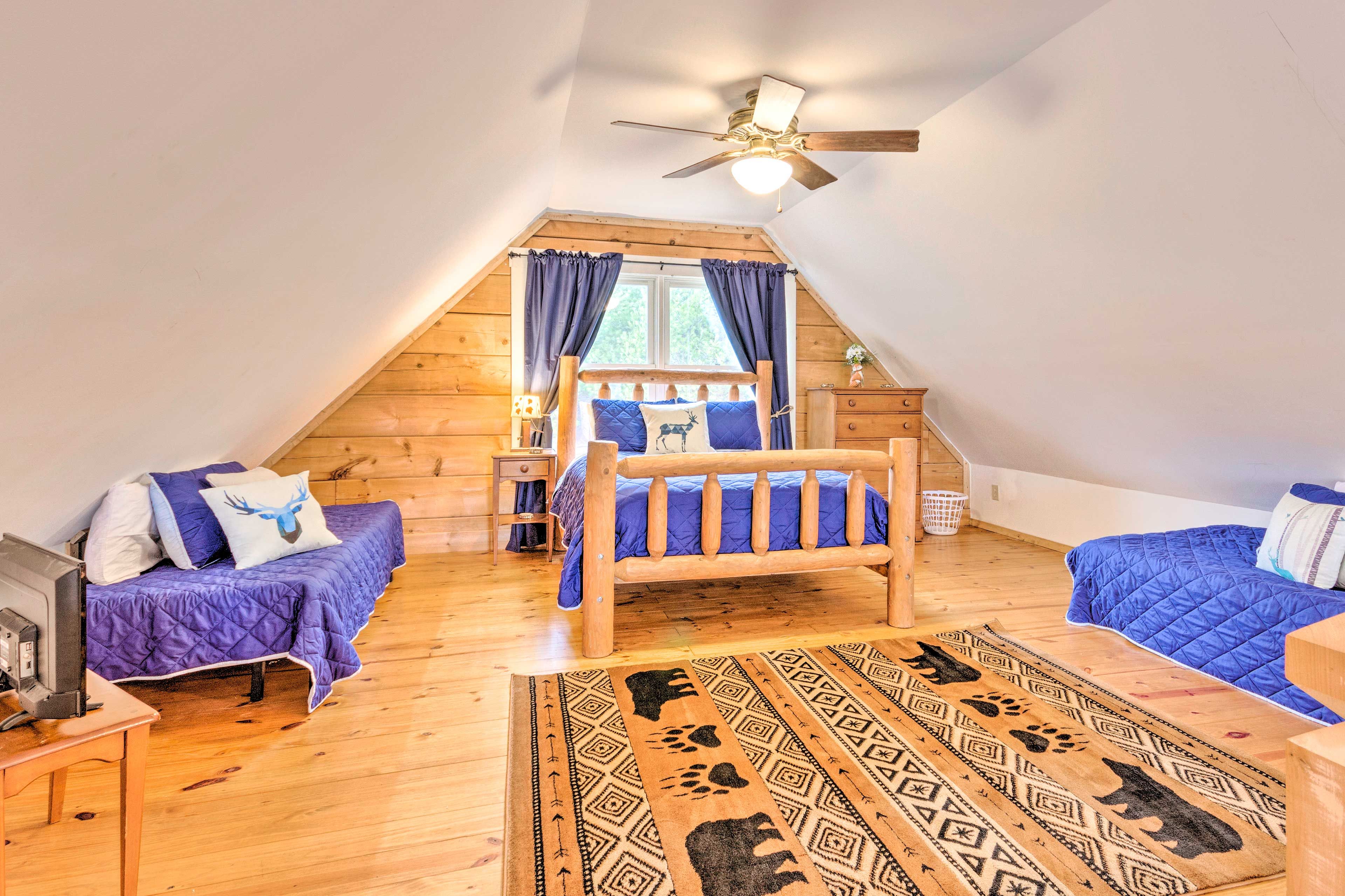 Loft | Full Bed | 2 Twin Beds | 2nd Floor