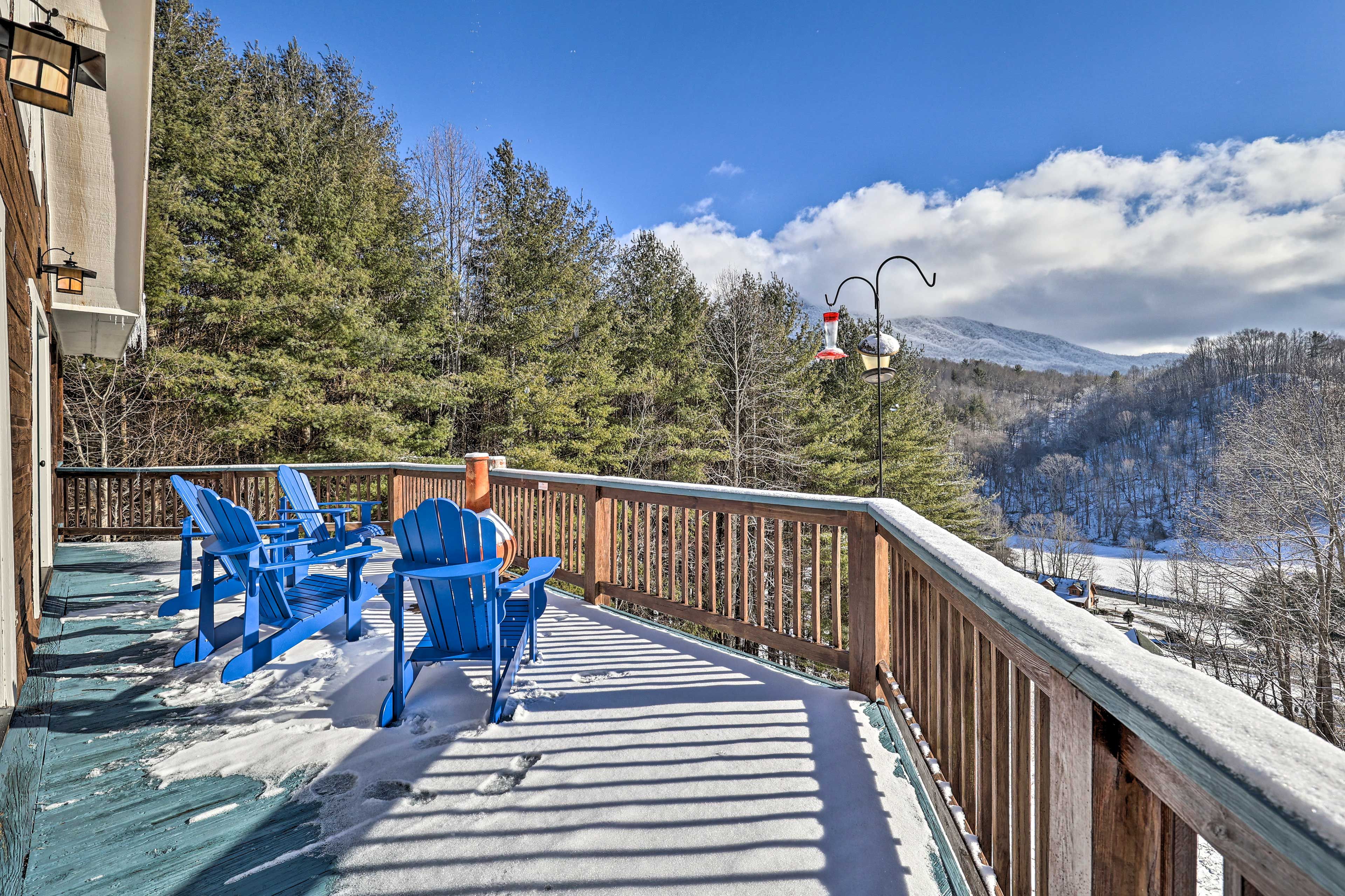 Creston Vacation Rental | 2BR | 2.5BA | 2,000 Sq Ft | Stairs Required