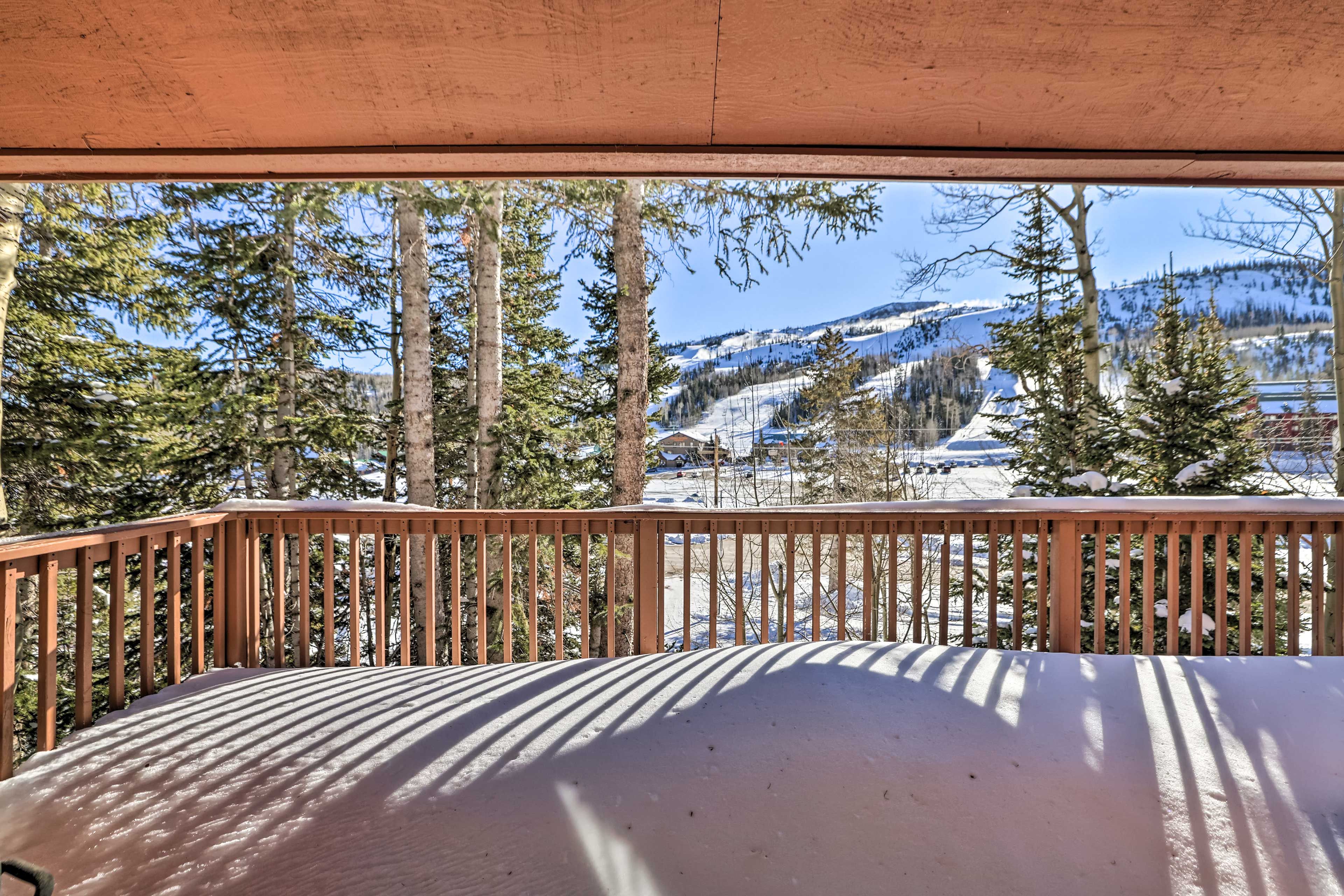 Deck | FIre Pit | Gas Grill