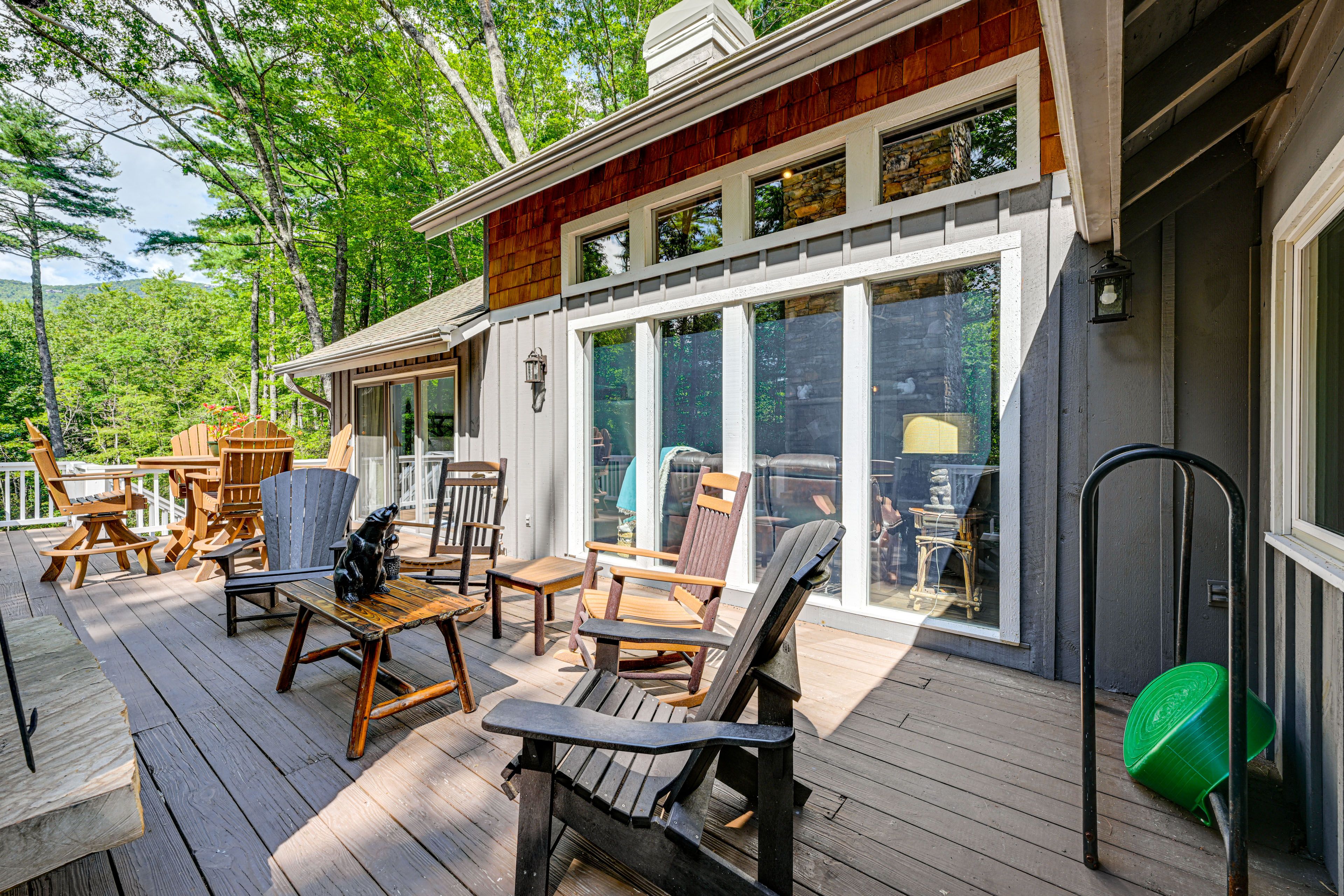 Top-Floor Deck | Gas Grill | Mountain Views