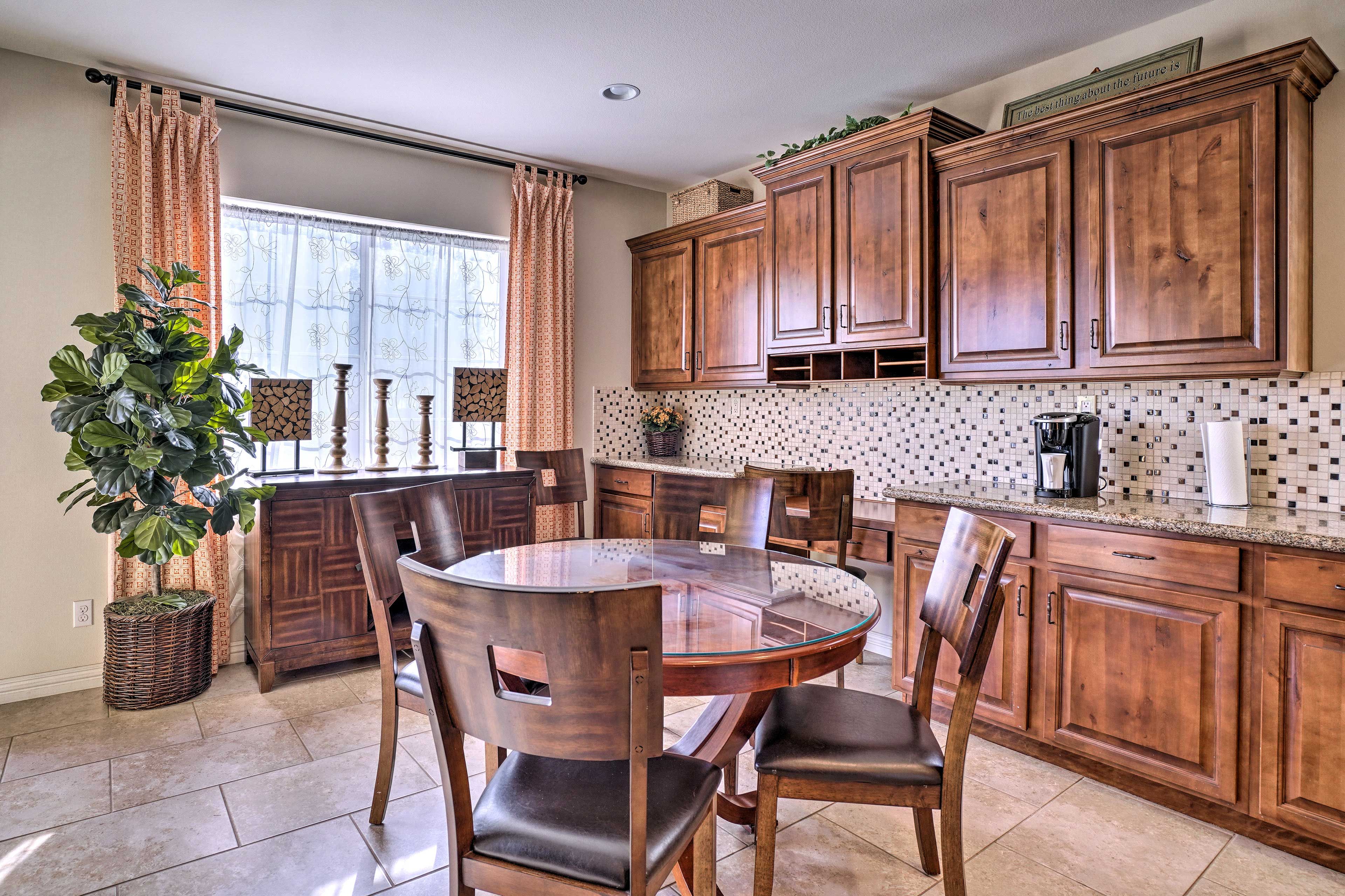 The kitchen table has space for 4.