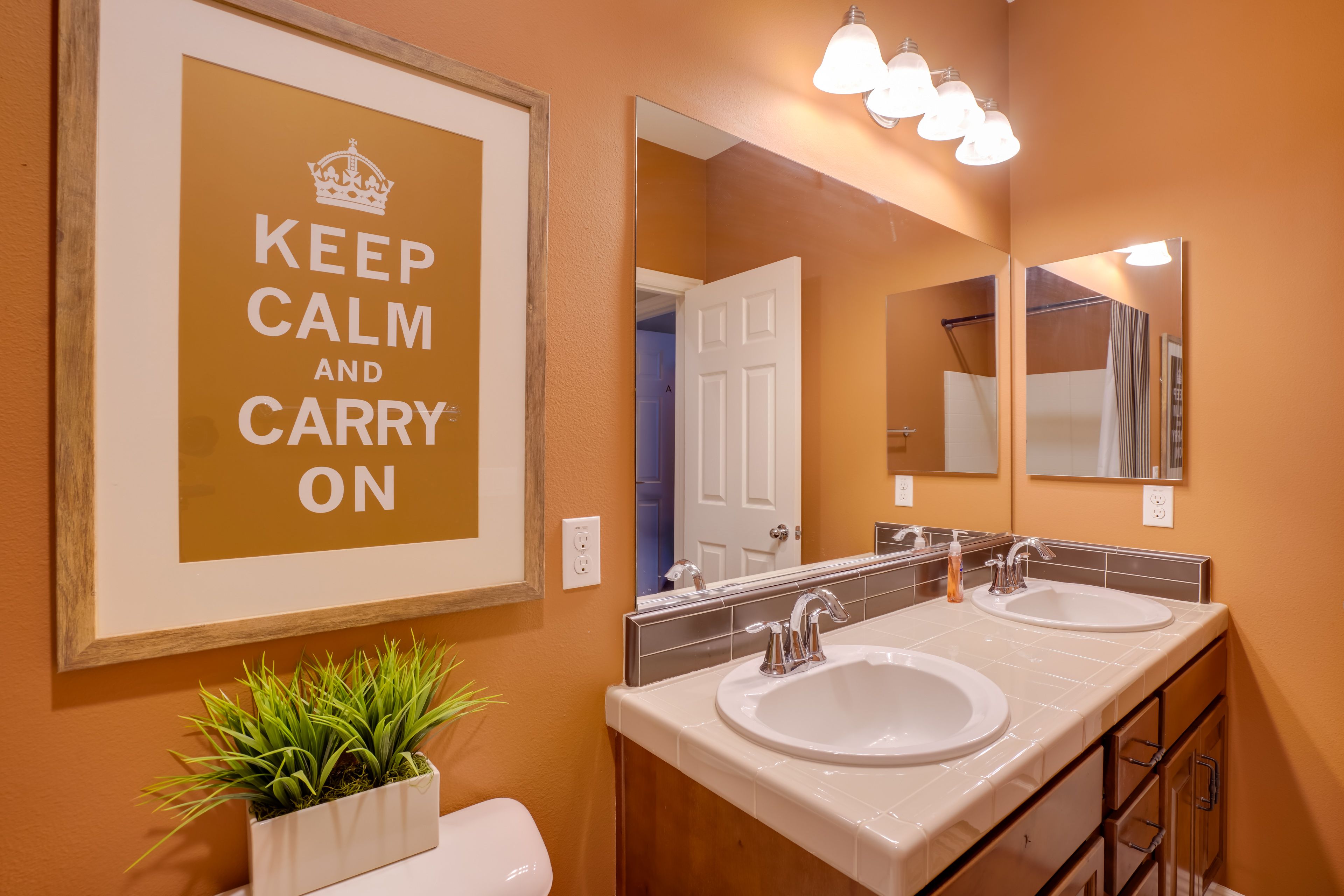 Full Bathroom | Linens & Towels