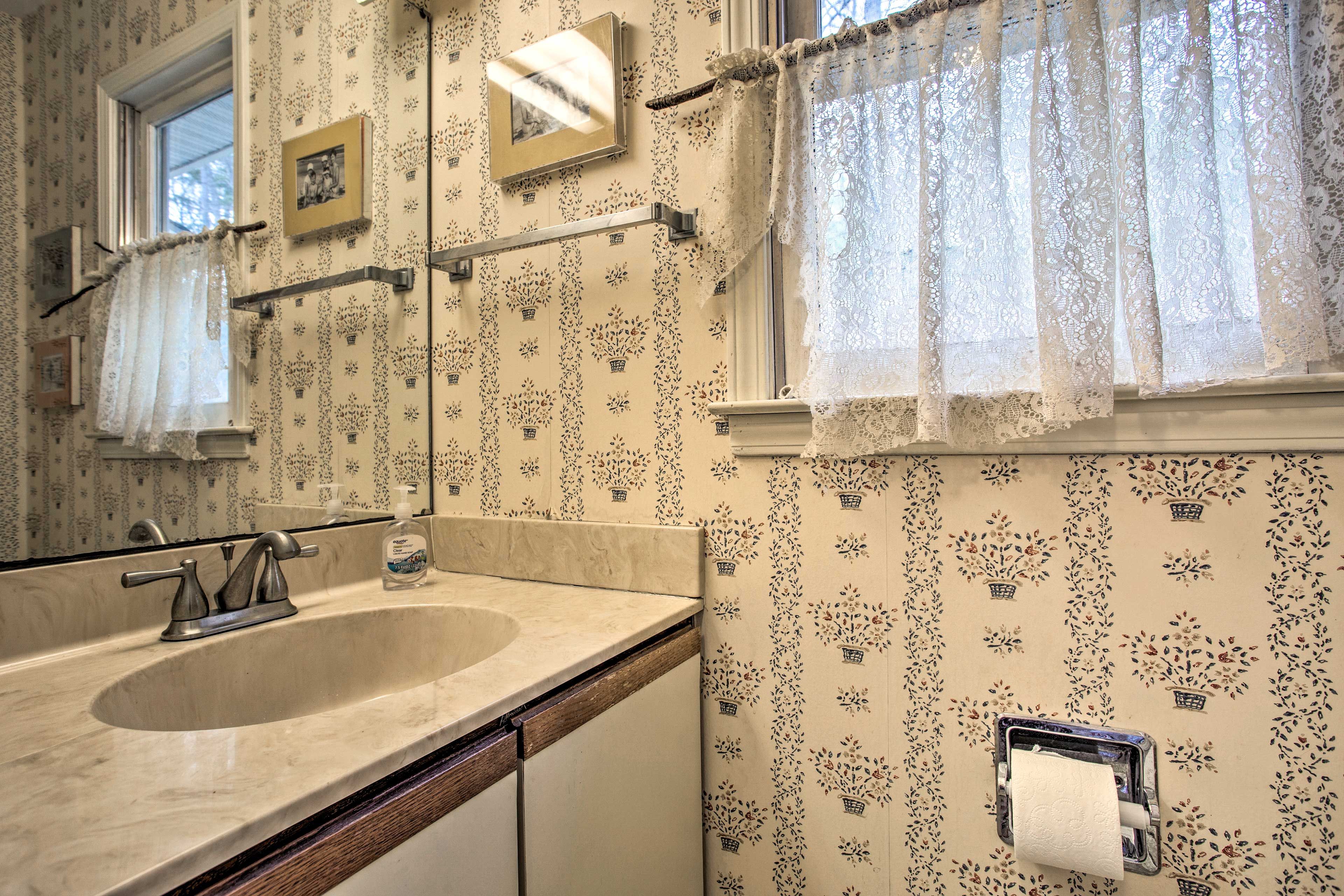 Half Bathroom | 1st Floor