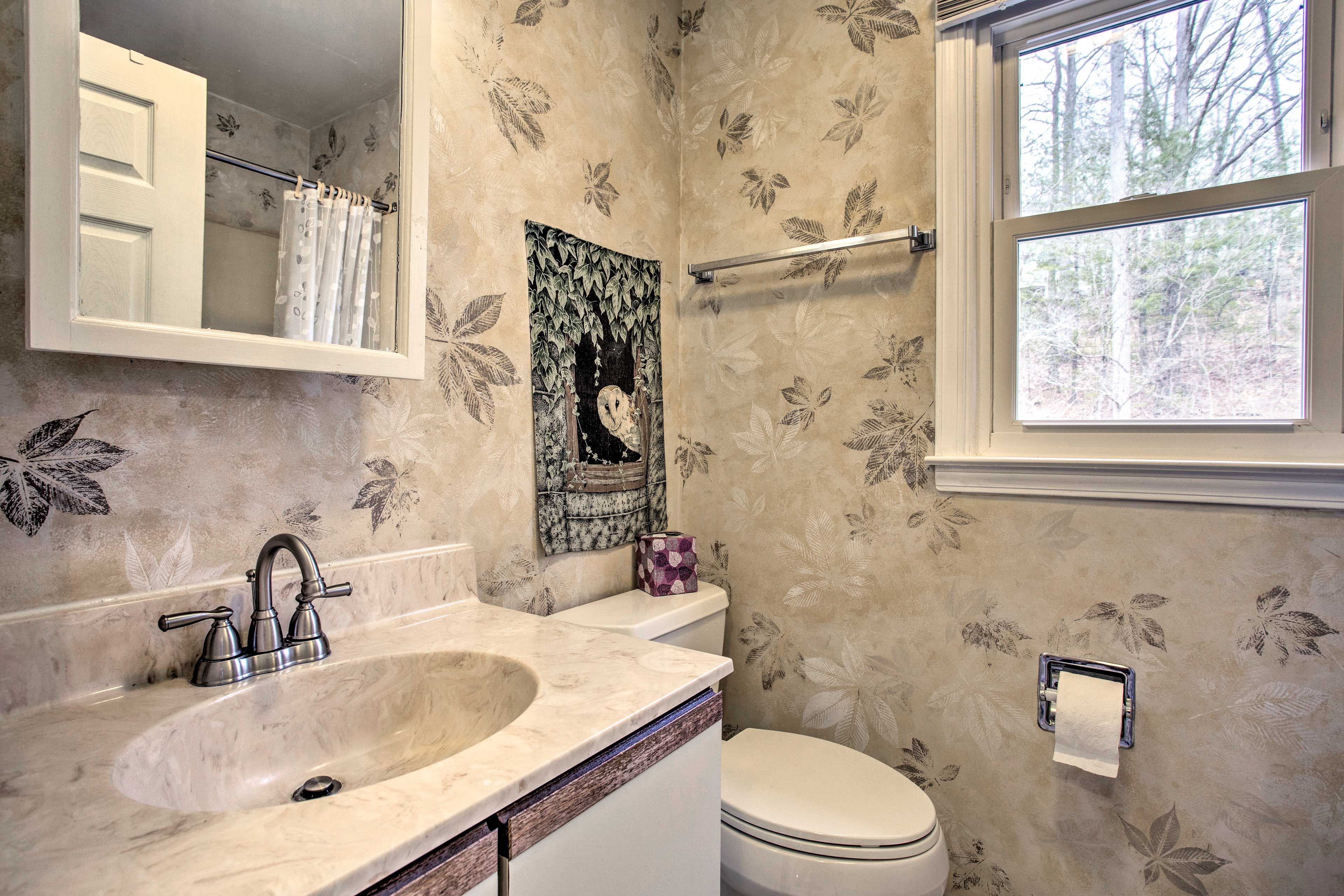 Bathroom | 2nd Floor