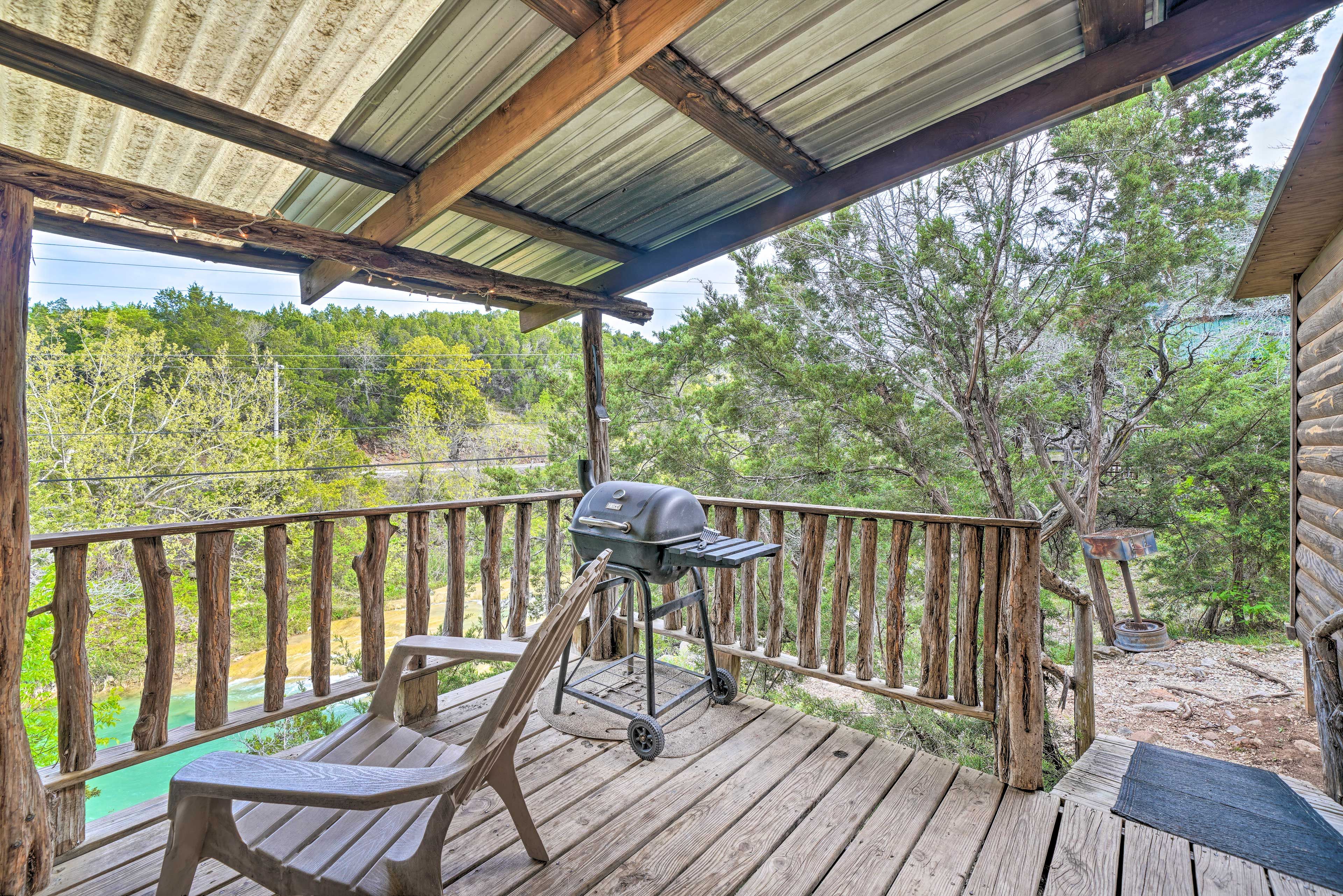 Deck | Charcoal Grill