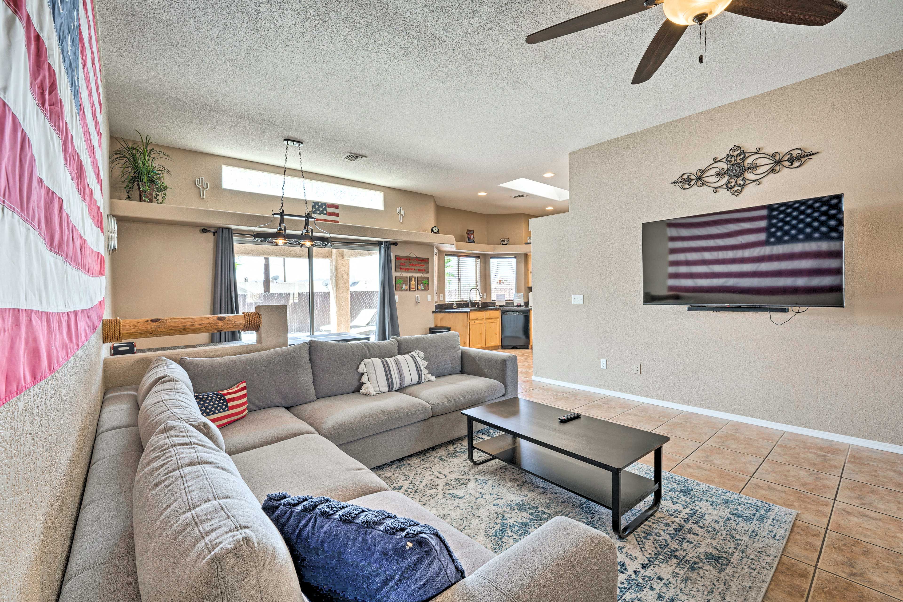 Living Room | Smart TV
