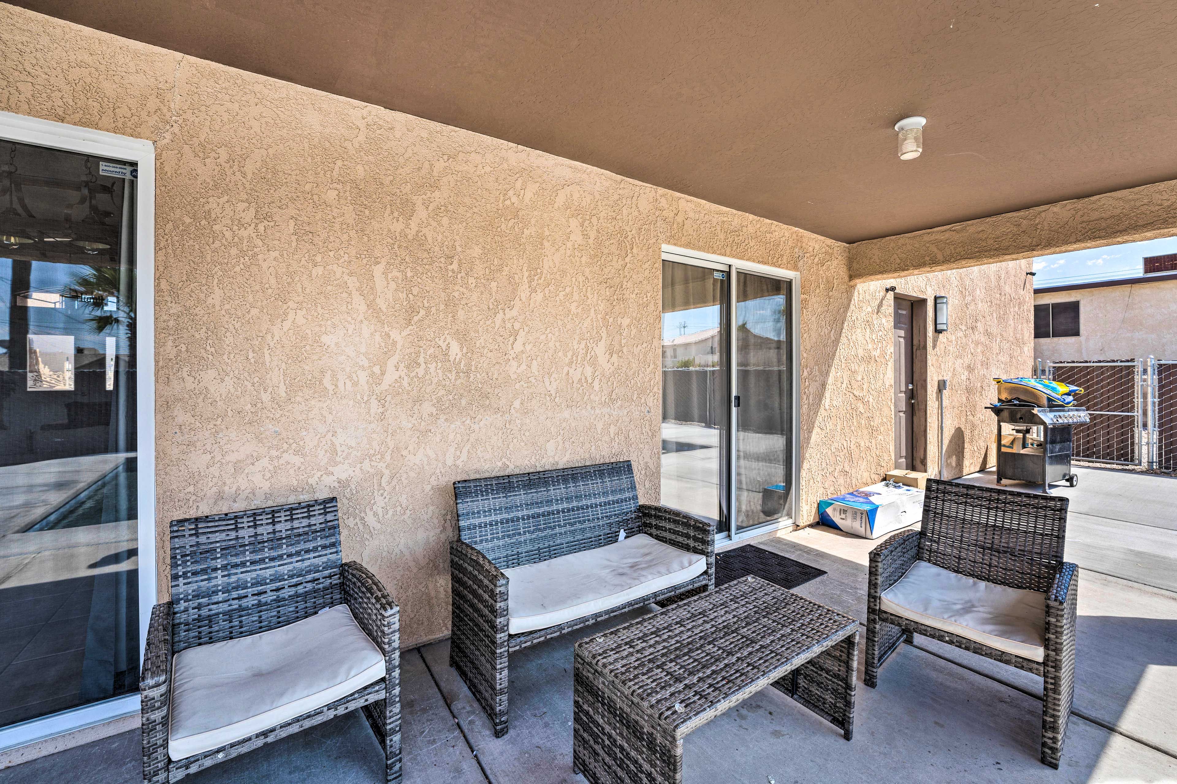 Covered Patio | Gas Grill